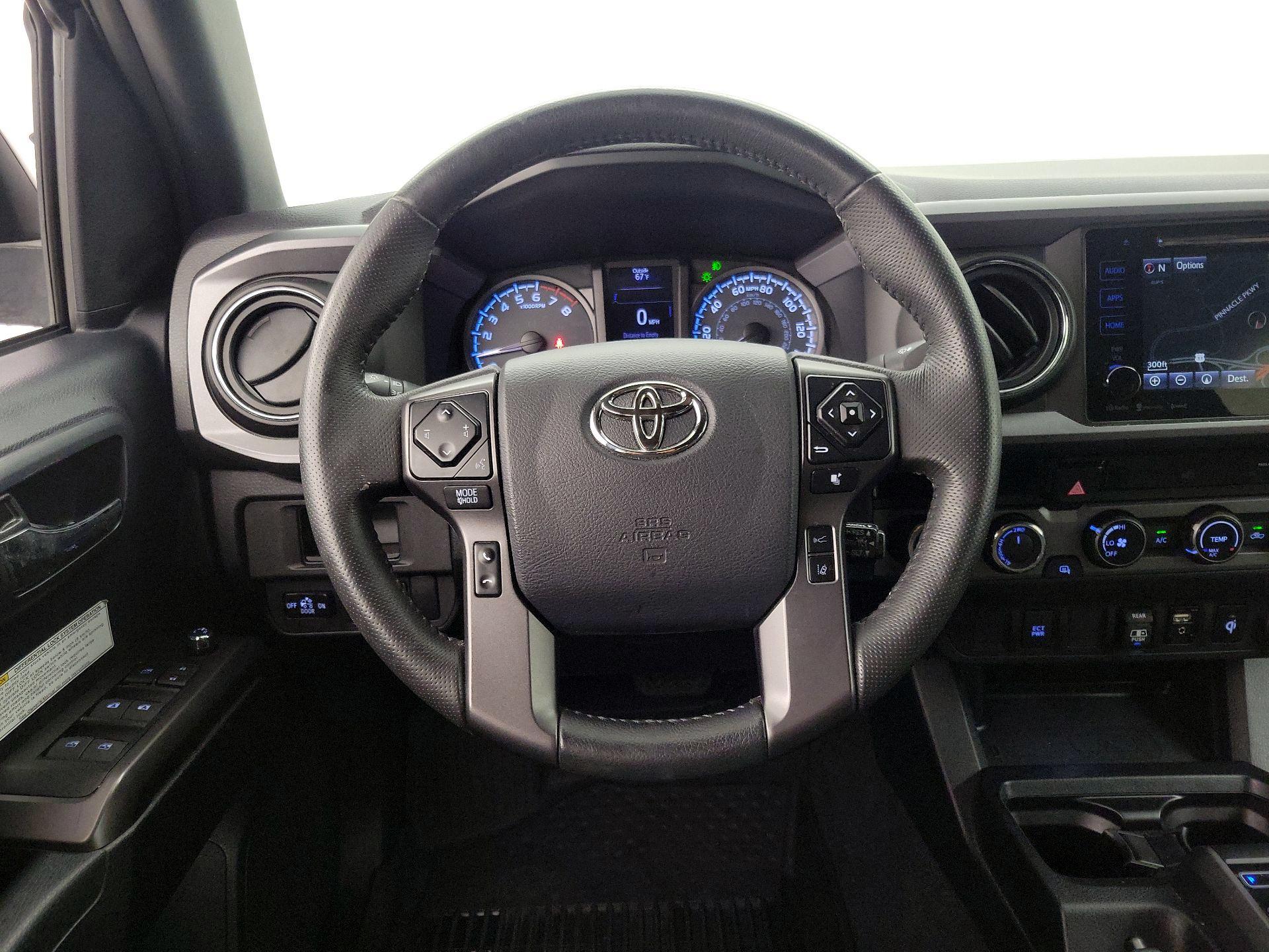 Thumbnail: 2018 Toyota Tacoma - 10