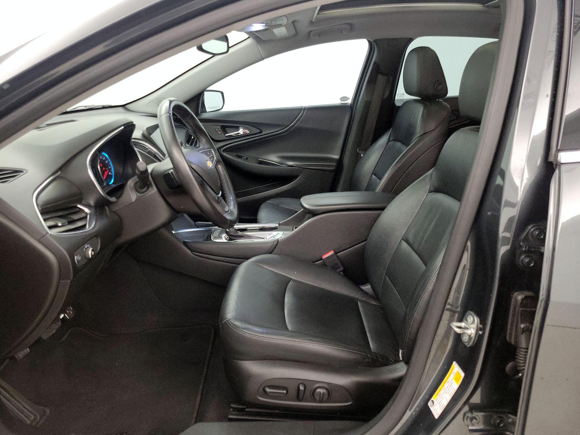 Thumbnail: 2017 Chevrolet Malibu - 11
