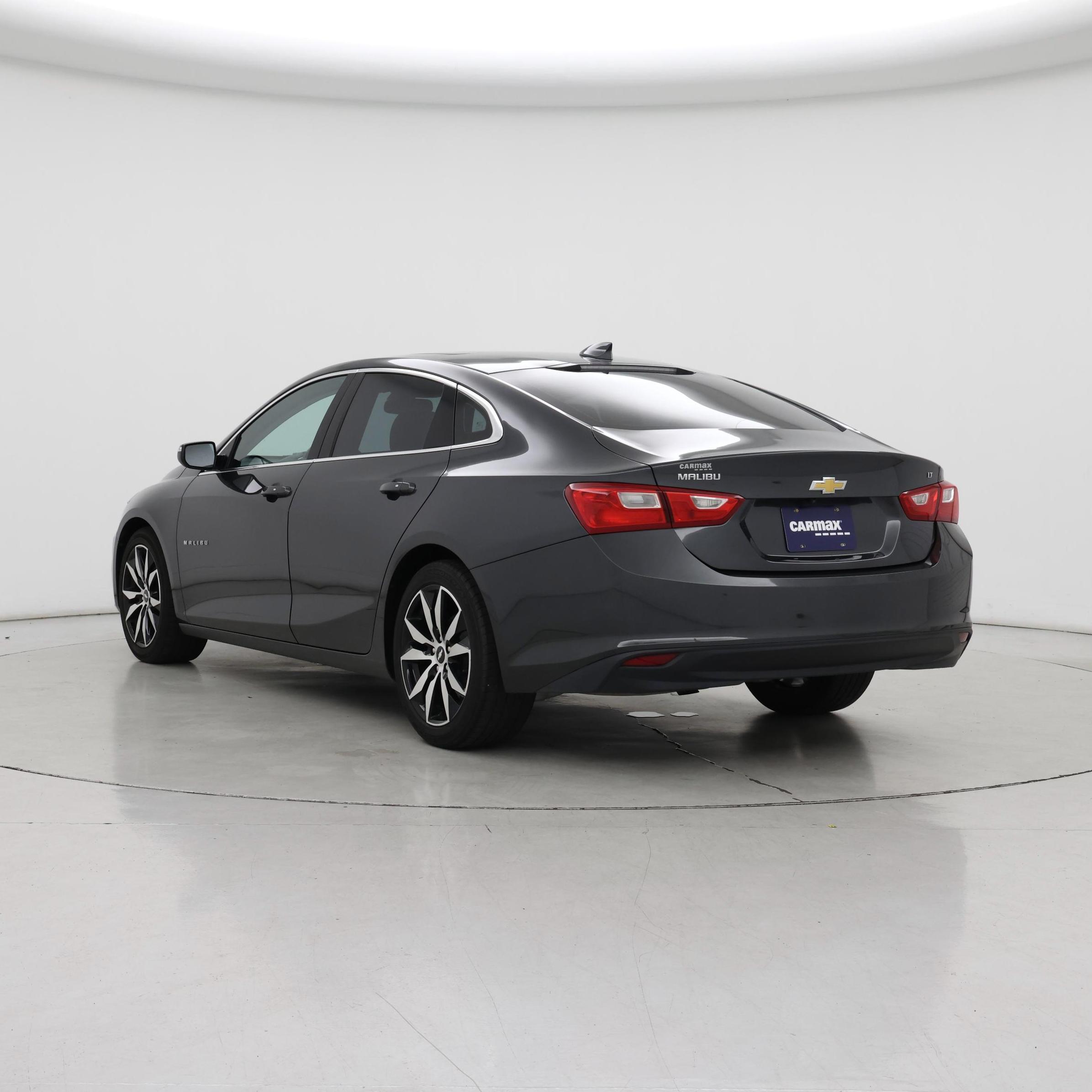 Thumbnail: 2017 Chevrolet Malibu - 2