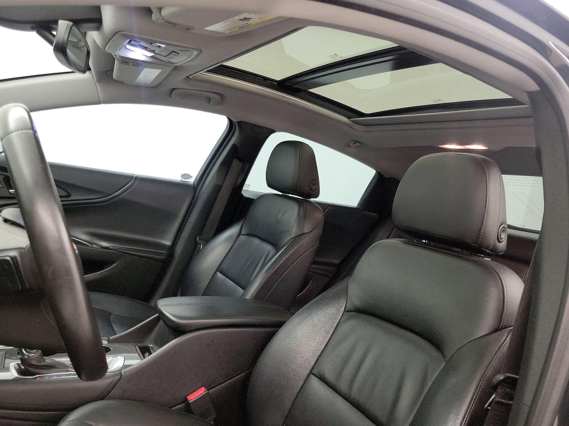Thumbnail: 2017 Chevrolet Malibu - 19