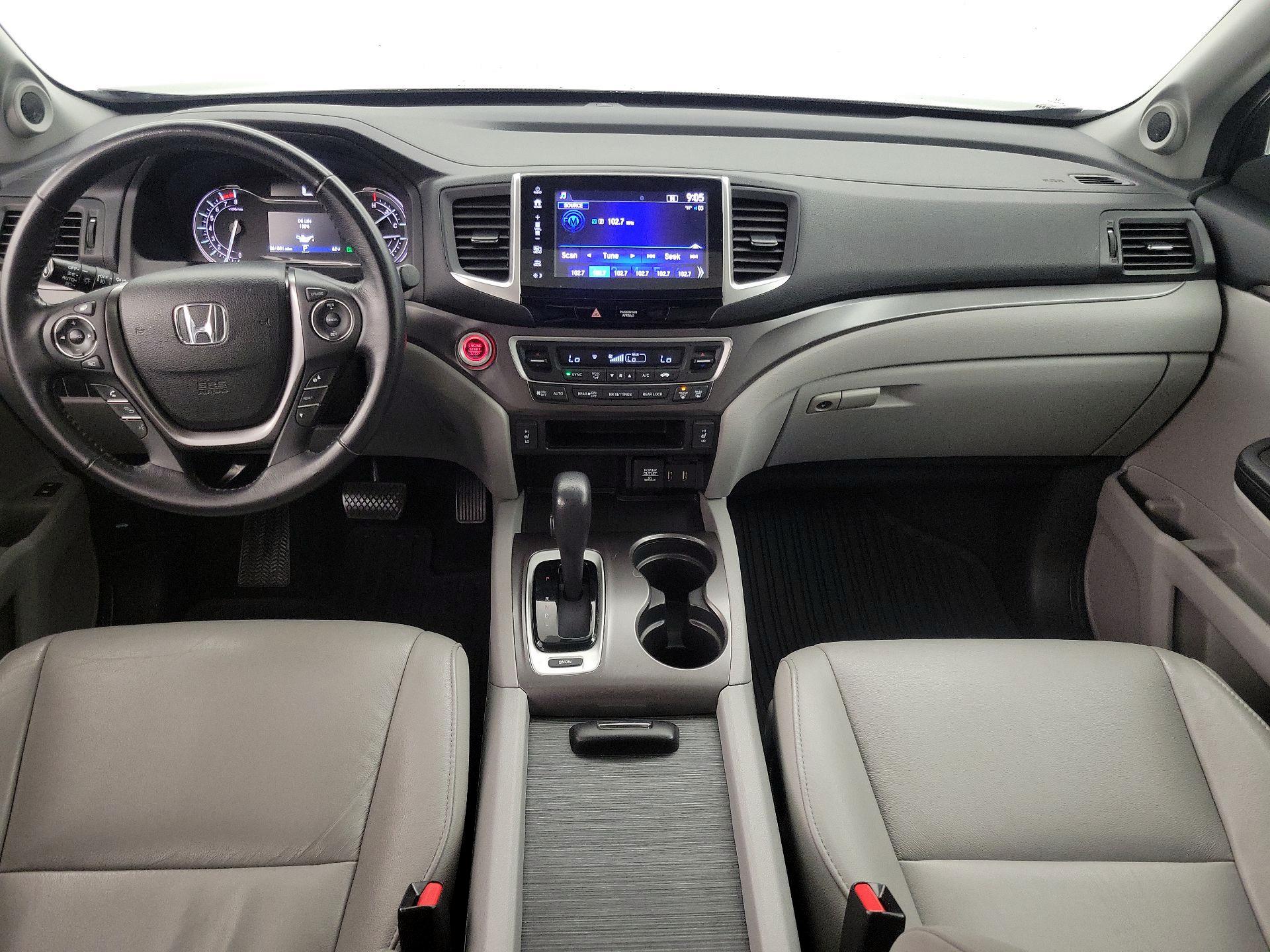 Thumbnail: 2017 Honda Pilot - 9
