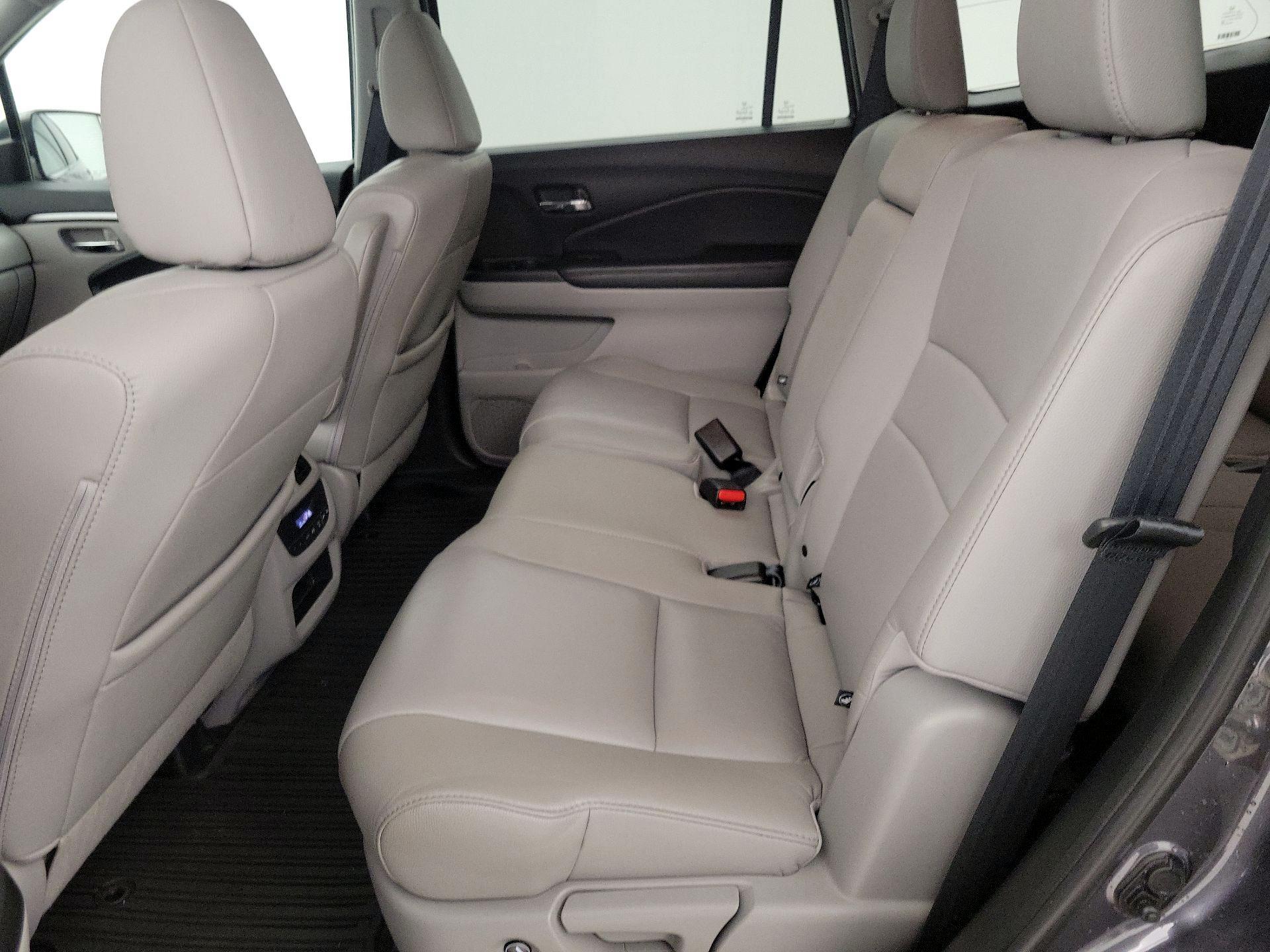Thumbnail: 2017 Honda Pilot - 20
