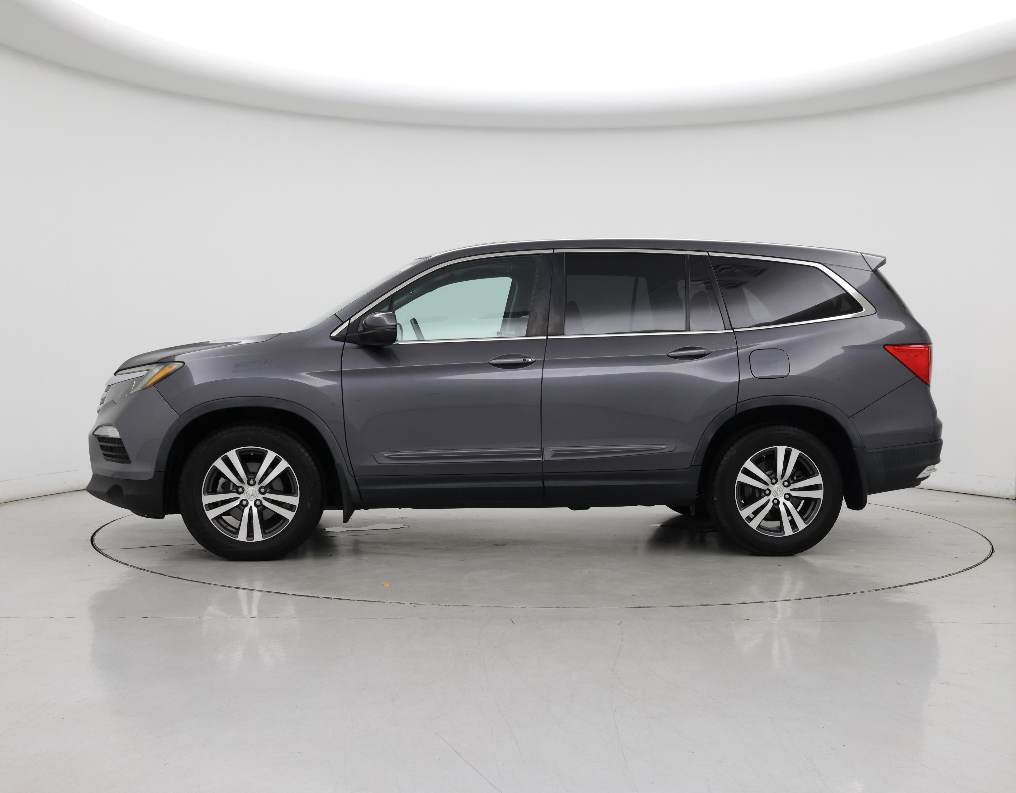 Thumbnail: 2017 Honda Pilot - 3