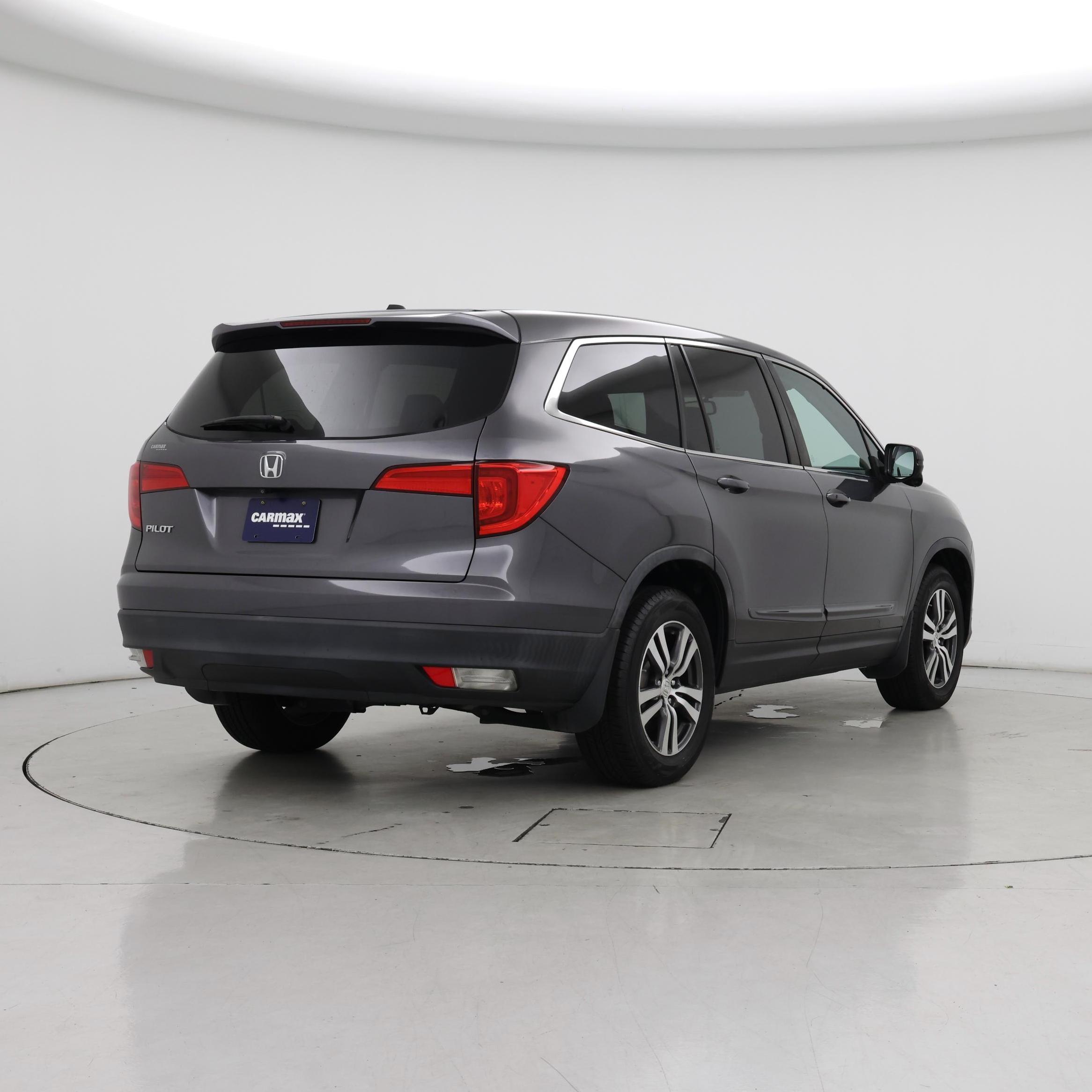 Thumbnail: 2017 Honda Pilot - 8