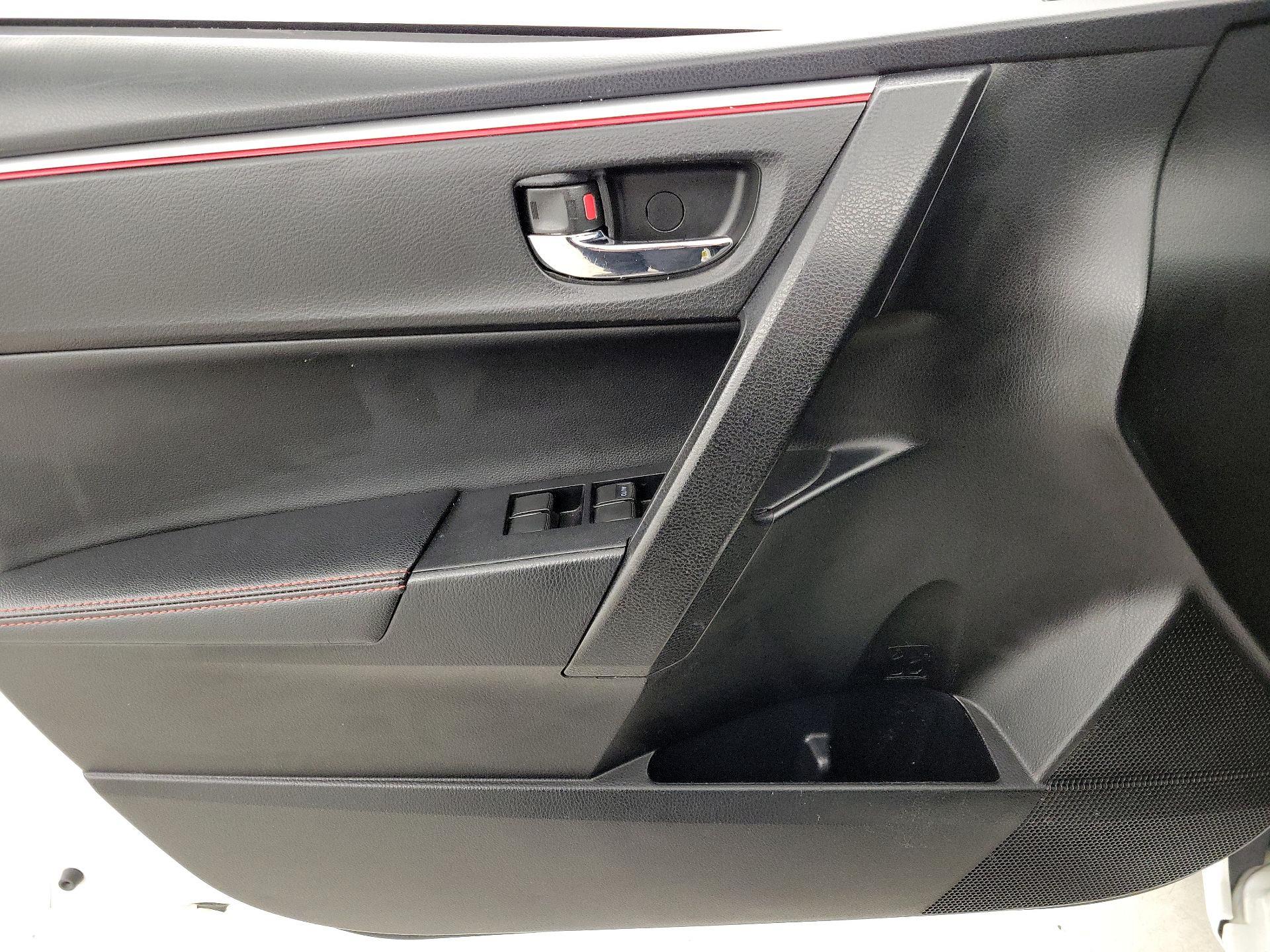 Thumbnail: 2016 Toyota Corolla - 12