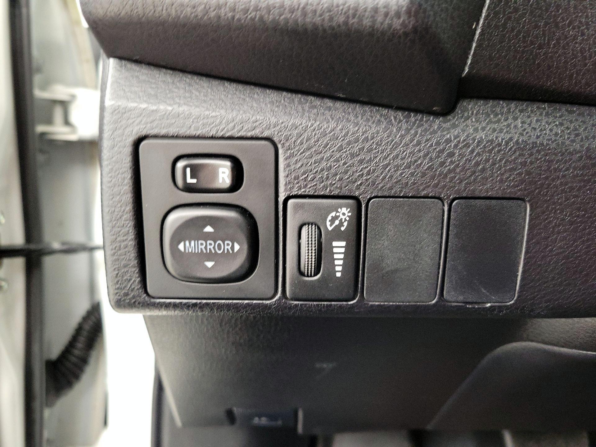 Thumbnail: 2016 Toyota Corolla - 13