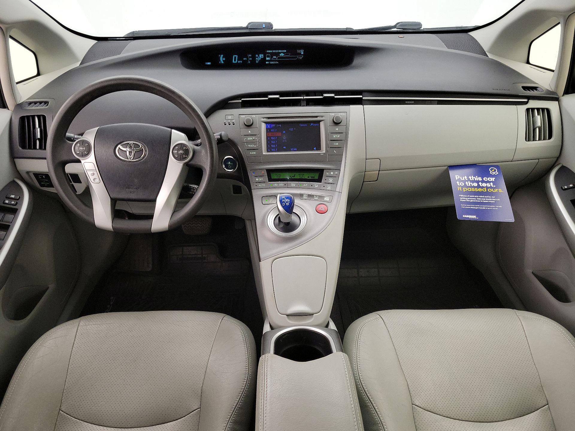 Thumbnail: 2014 Toyota Prius - 9