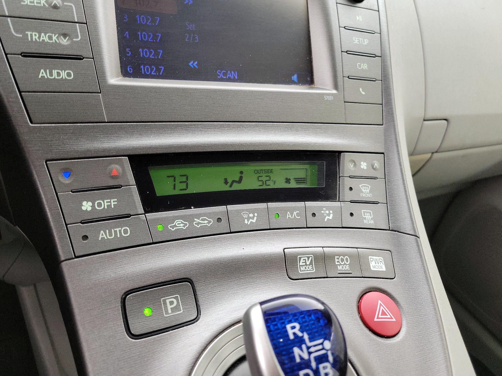 Thumbnail: 2014 Toyota Prius - 15