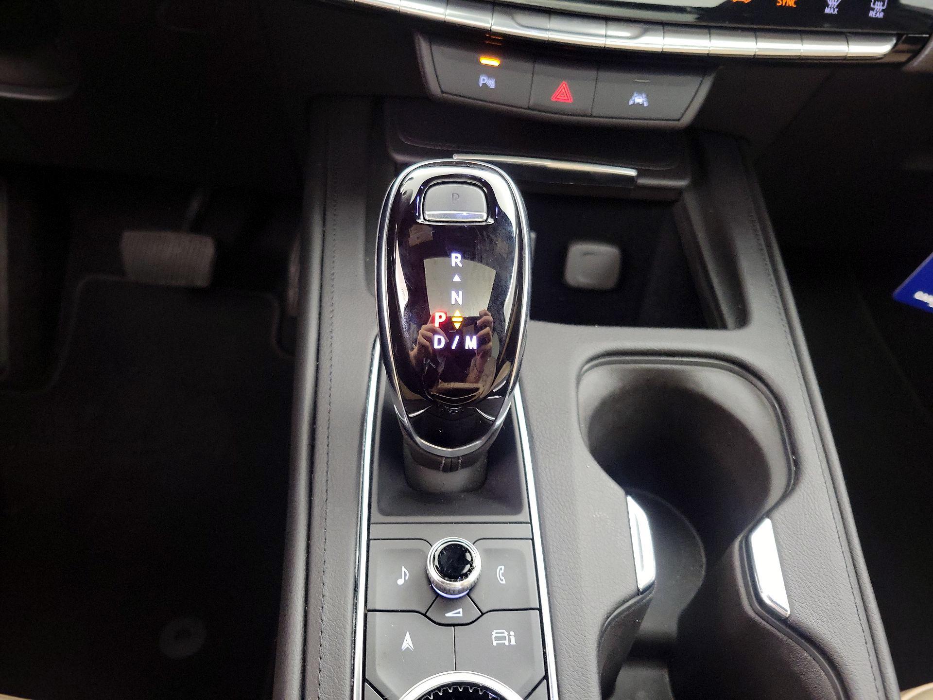 Thumbnail: 2024 Cadillac XT4 - 17