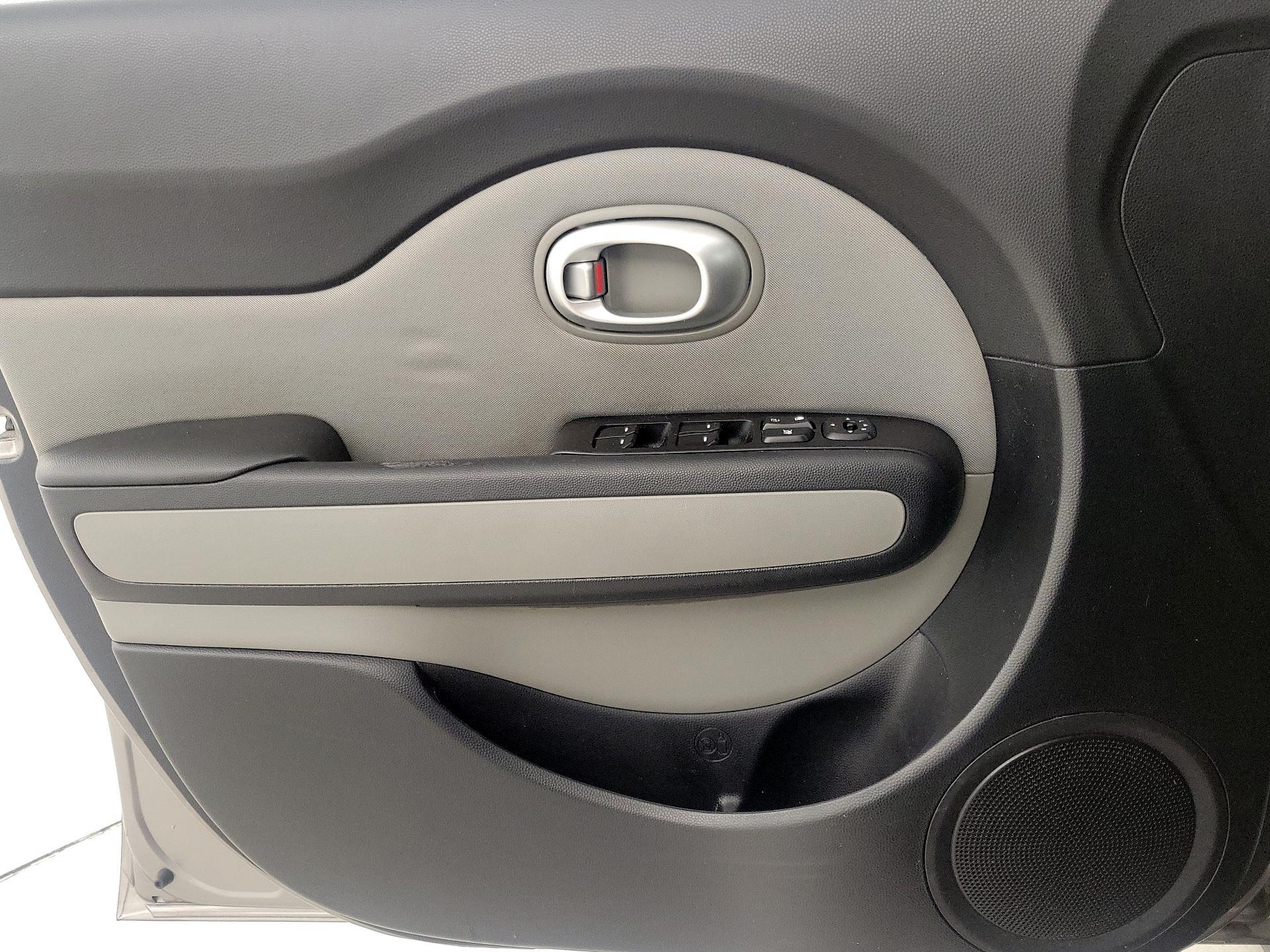 Thumbnail: 2016 Kia Soul - 12