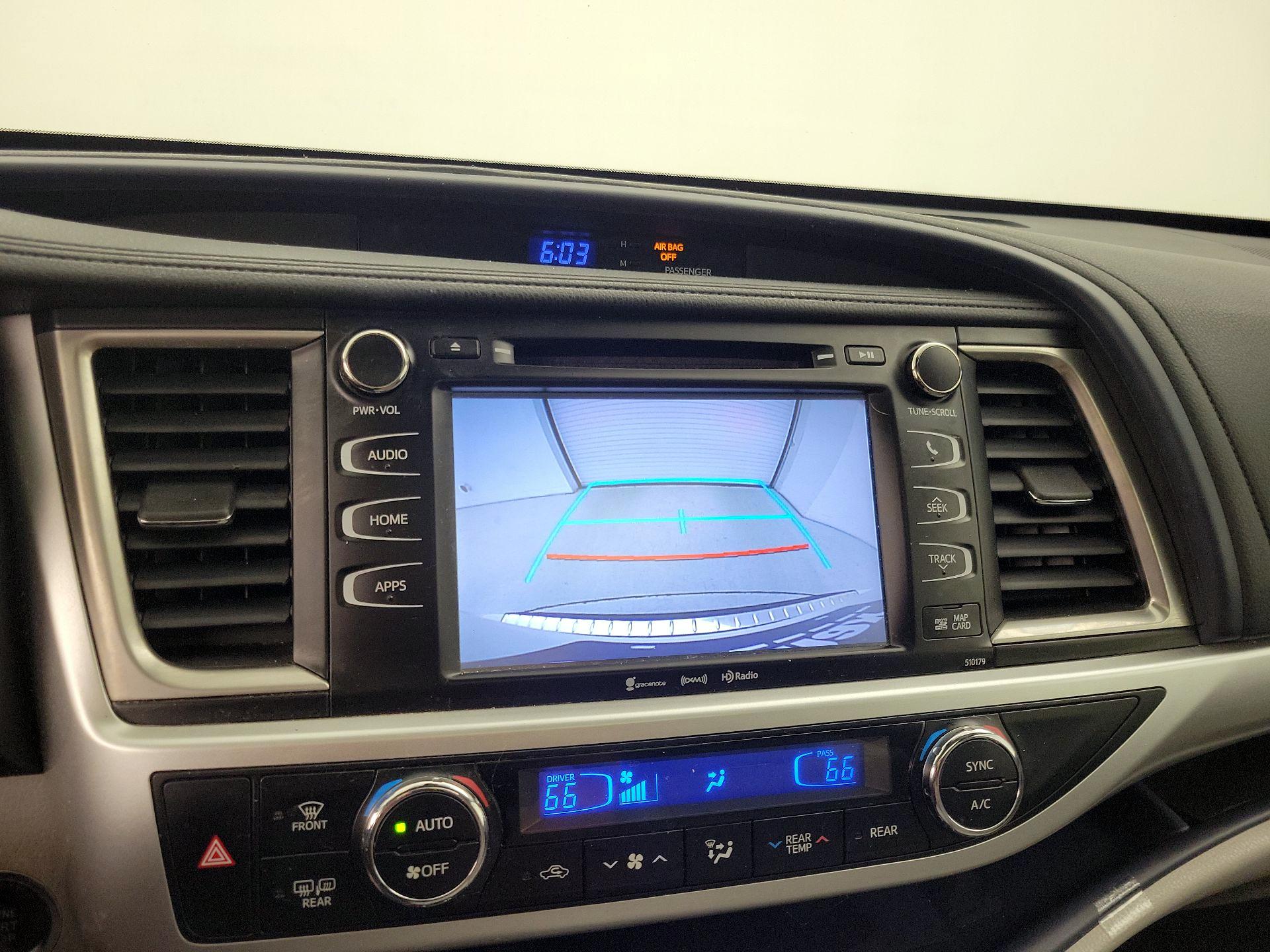 Thumbnail: 2017 Toyota Highlander - 15