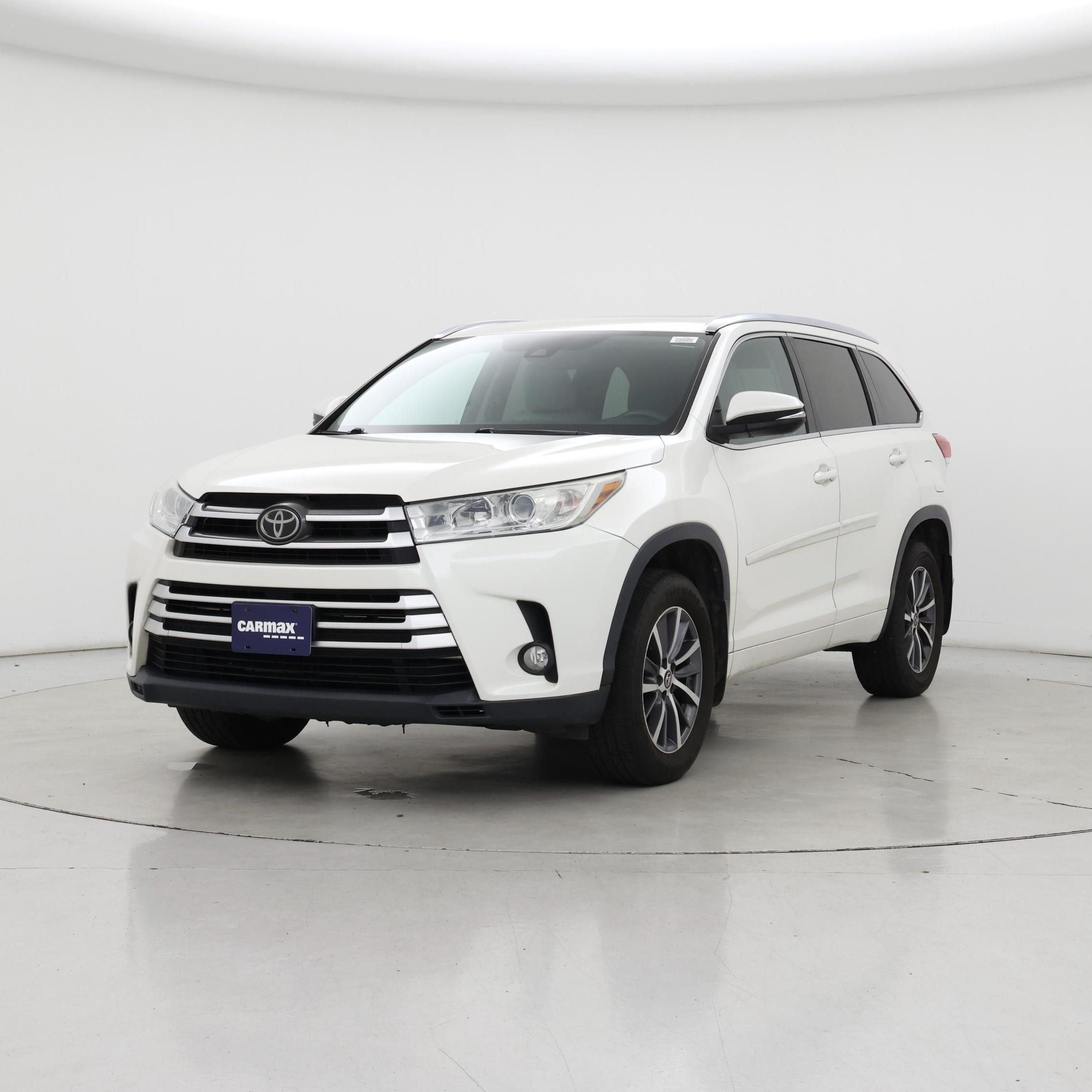 Thumbnail: 2017 Toyota Highlander - 4