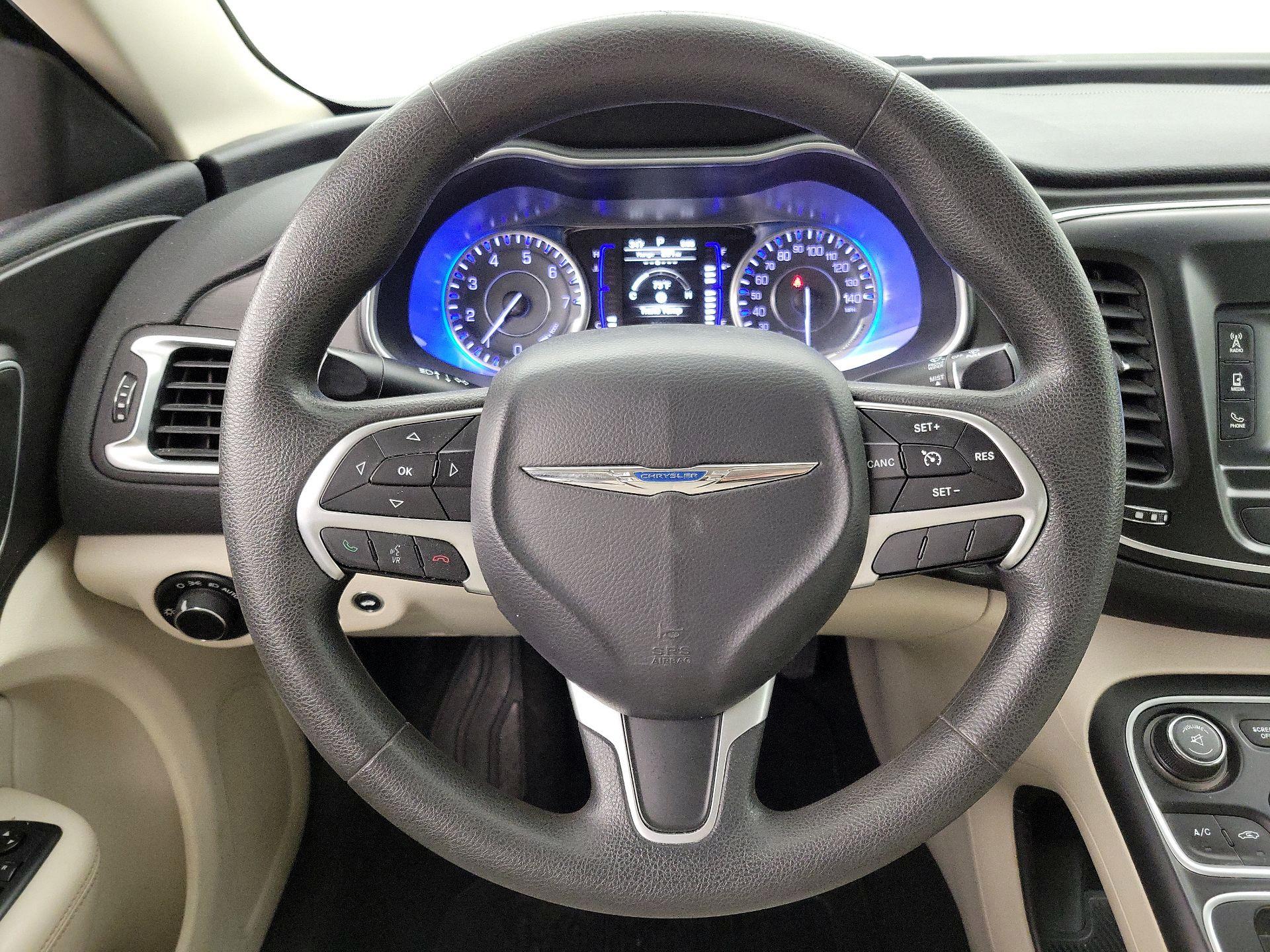 Thumbnail: 2016 Chrysler 200 - 10