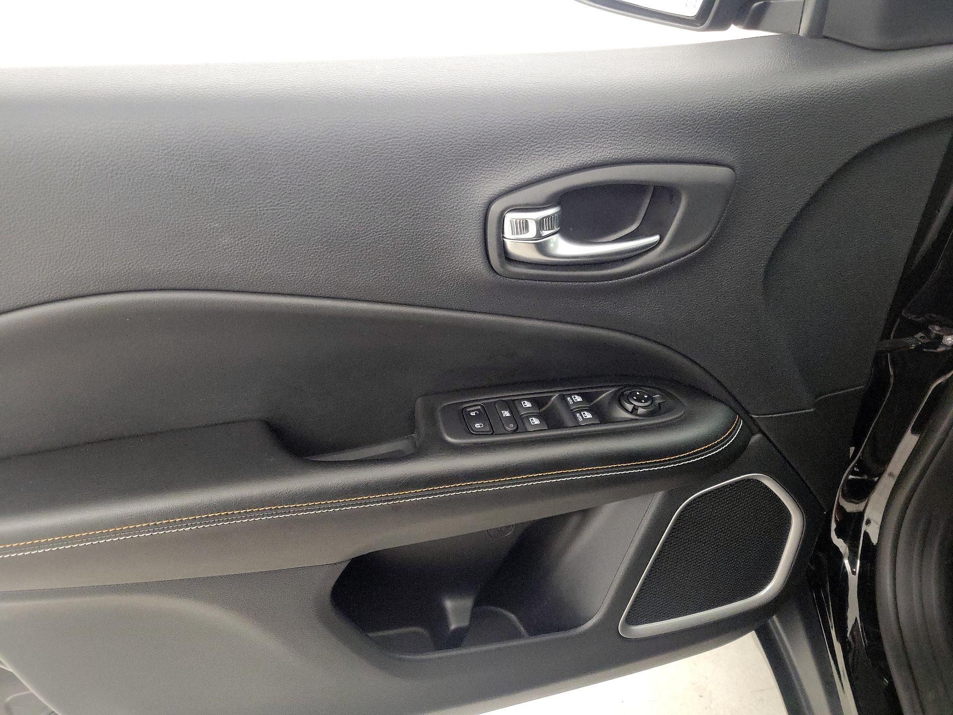 Thumbnail: 2021 Jeep Compass - 12