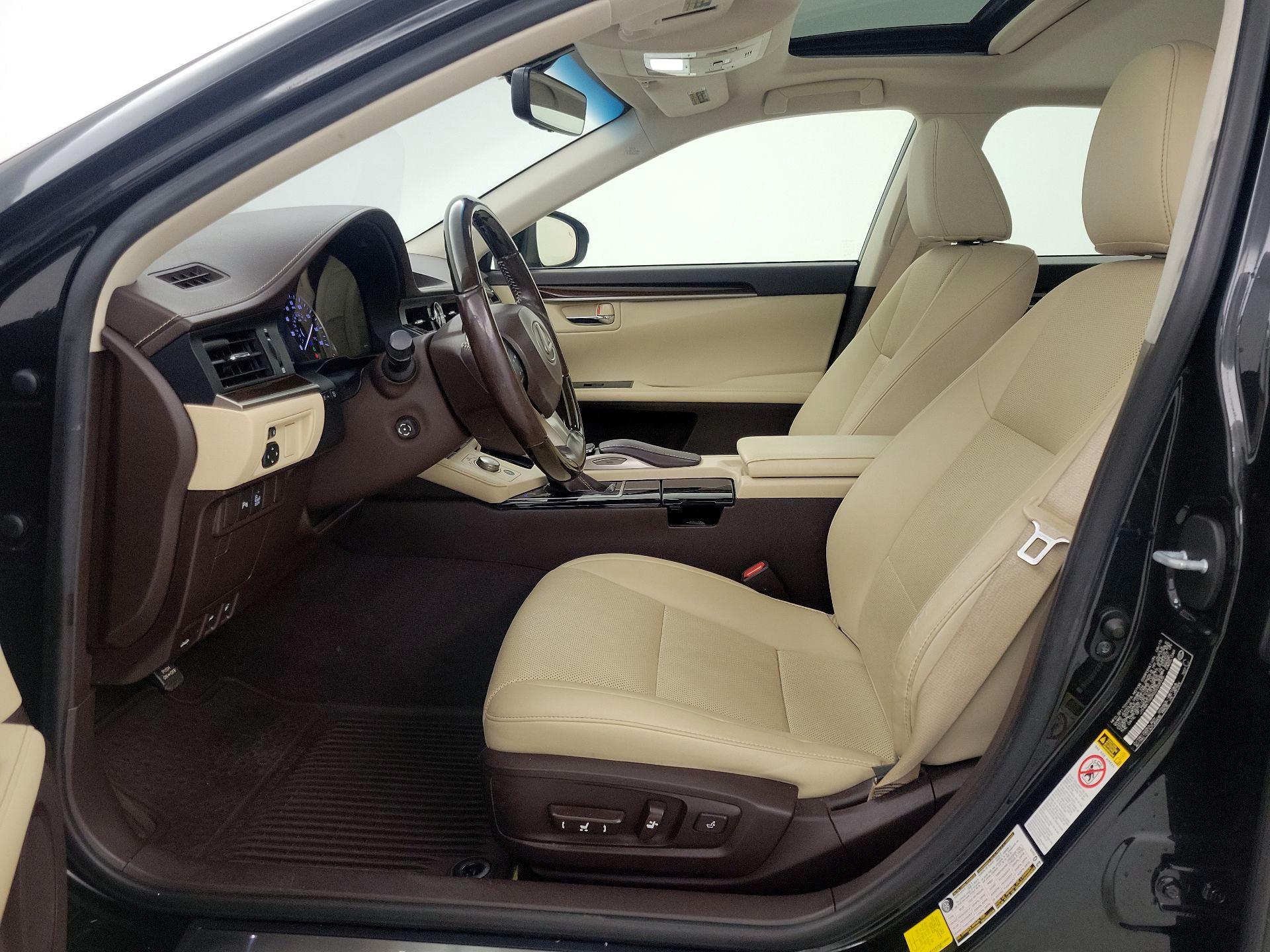 Thumbnail: 2016 Lexus ES - 11