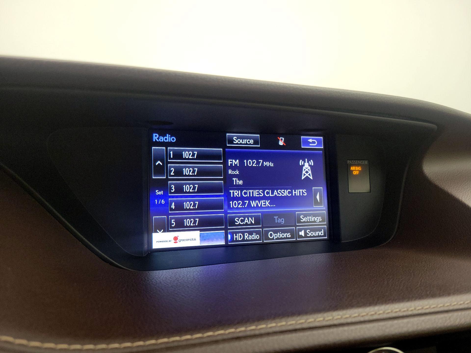 Thumbnail: 2016 Lexus ES - 16