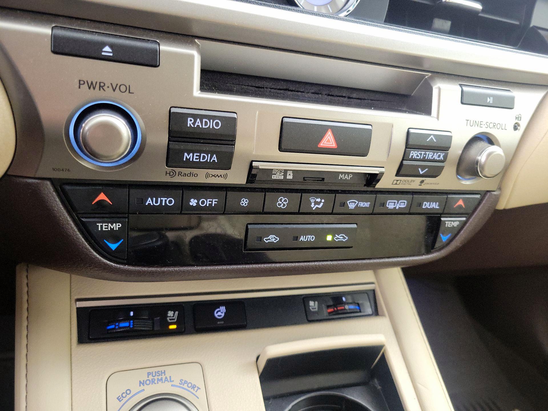 Thumbnail: 2016 Lexus ES - 17