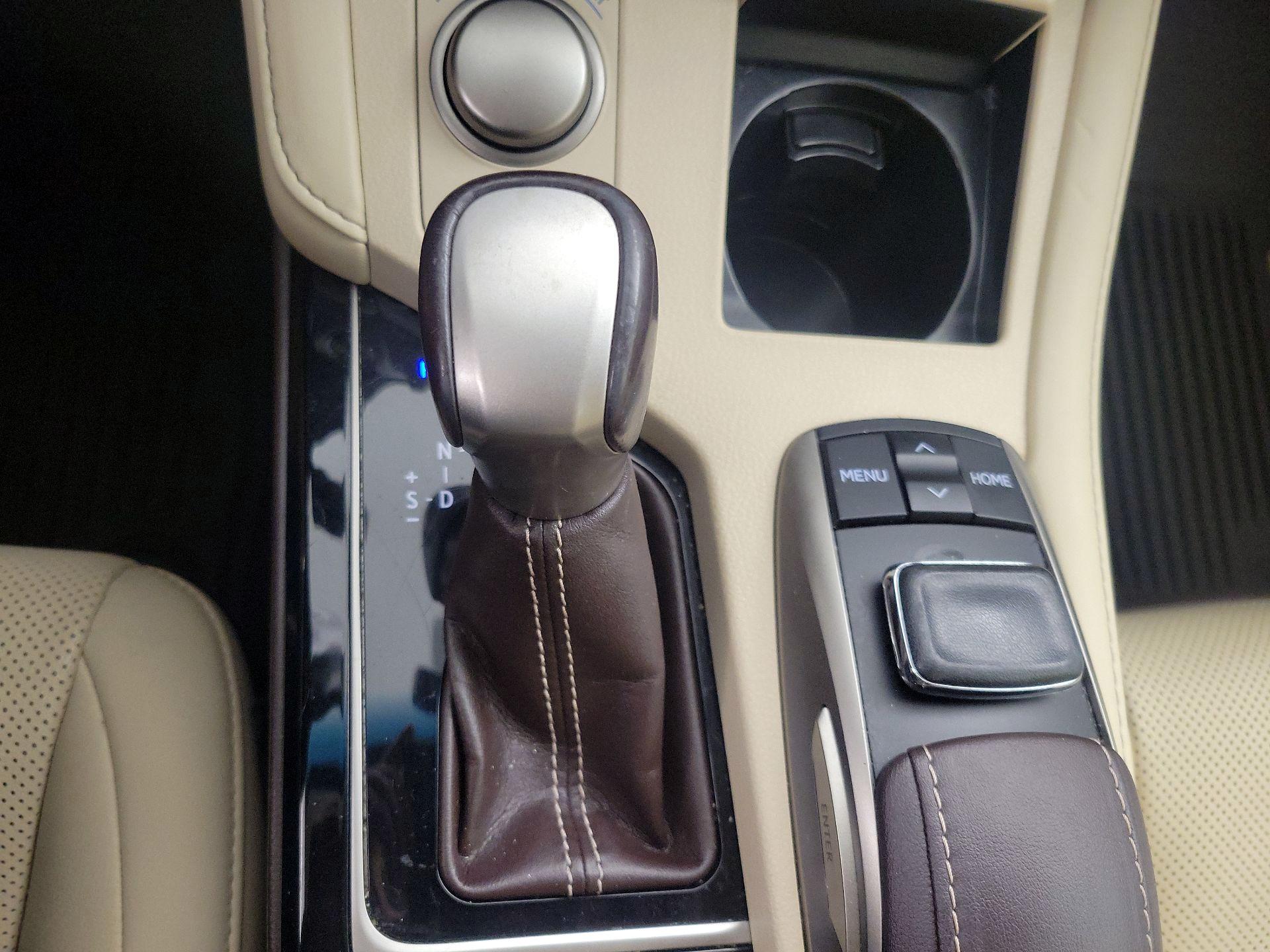 Thumbnail: 2016 Lexus ES - 18
