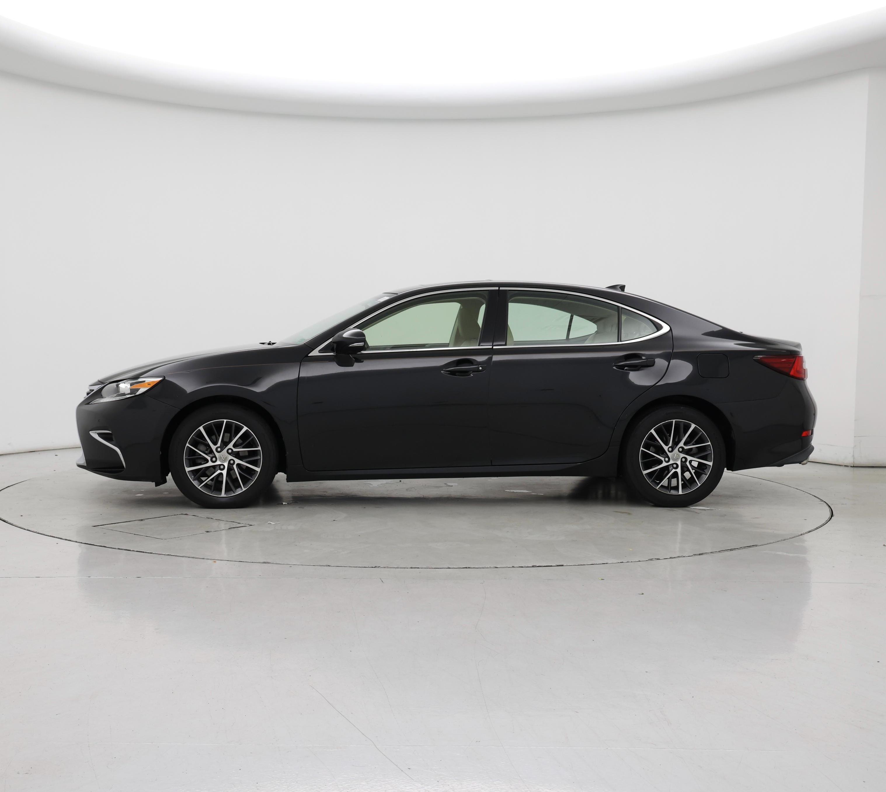 Thumbnail: 2016 Lexus ES - 3