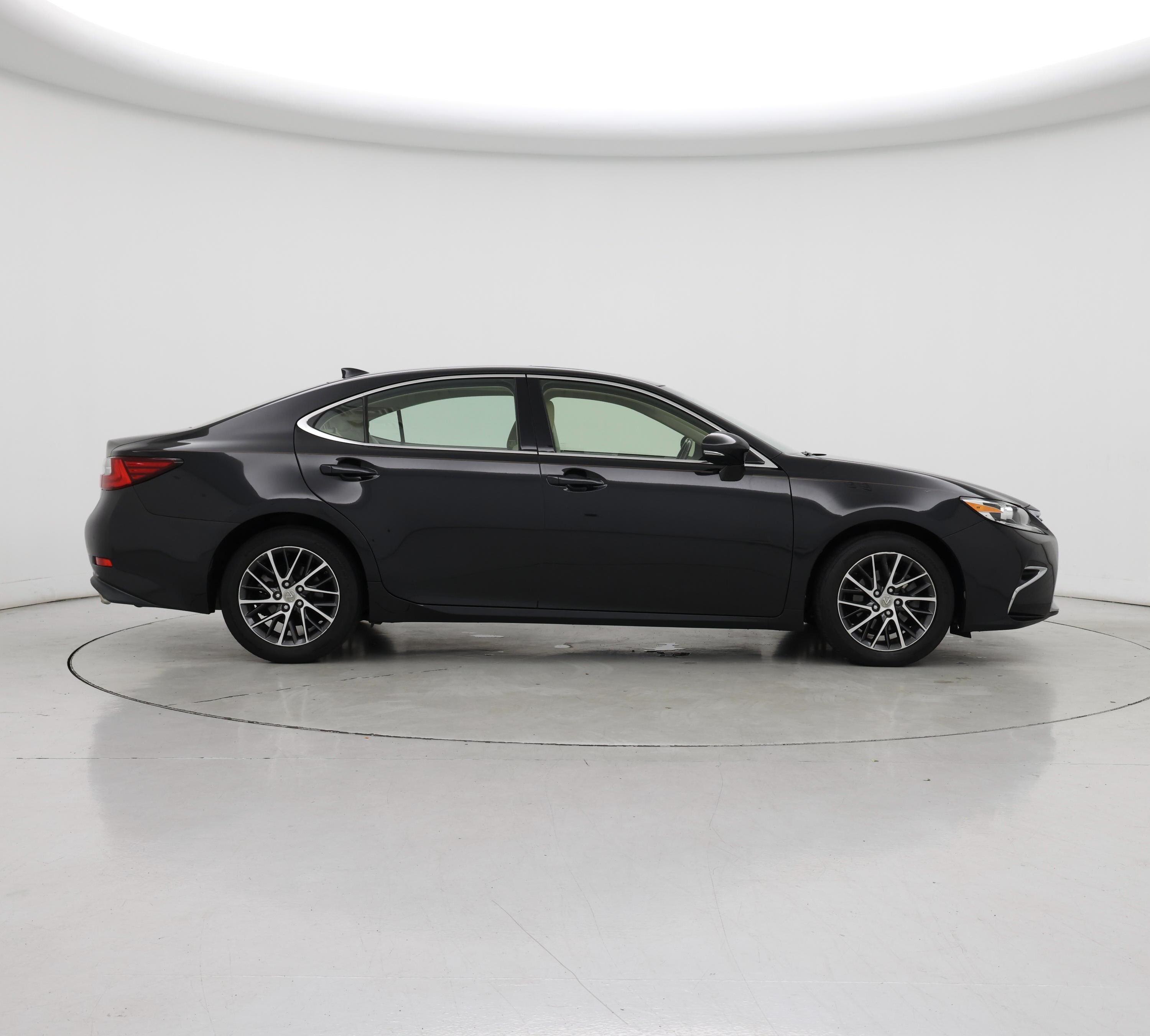 Thumbnail: 2016 Lexus ES - 7