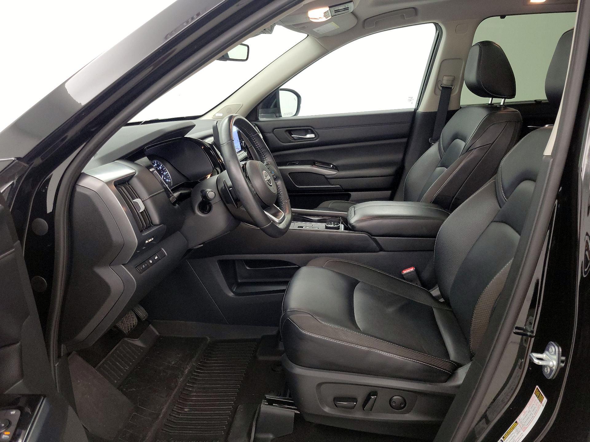 Thumbnail: 2023 Nissan Pathfinder - 11