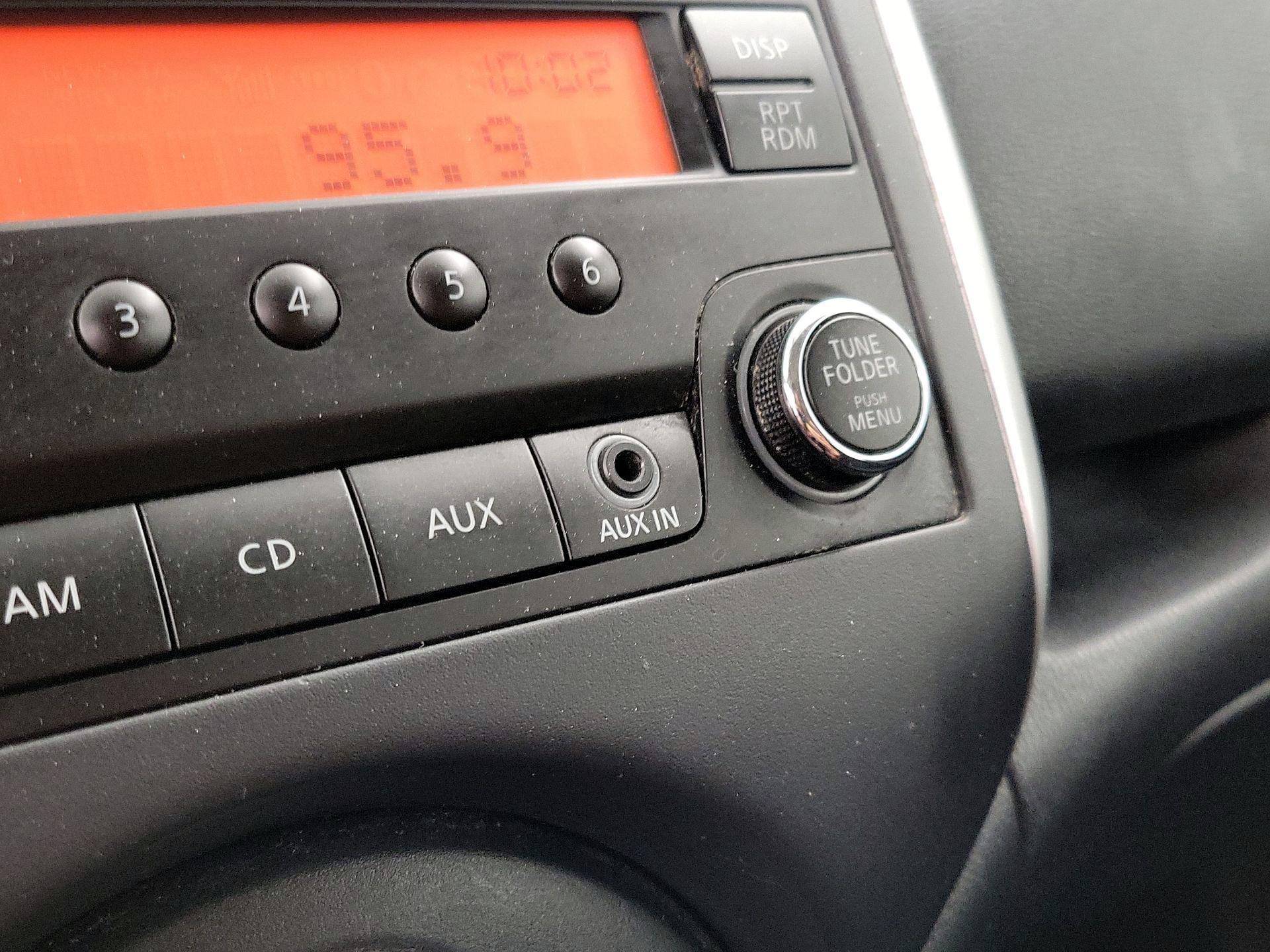 Thumbnail: 2014 Nissan Versa Note - 17