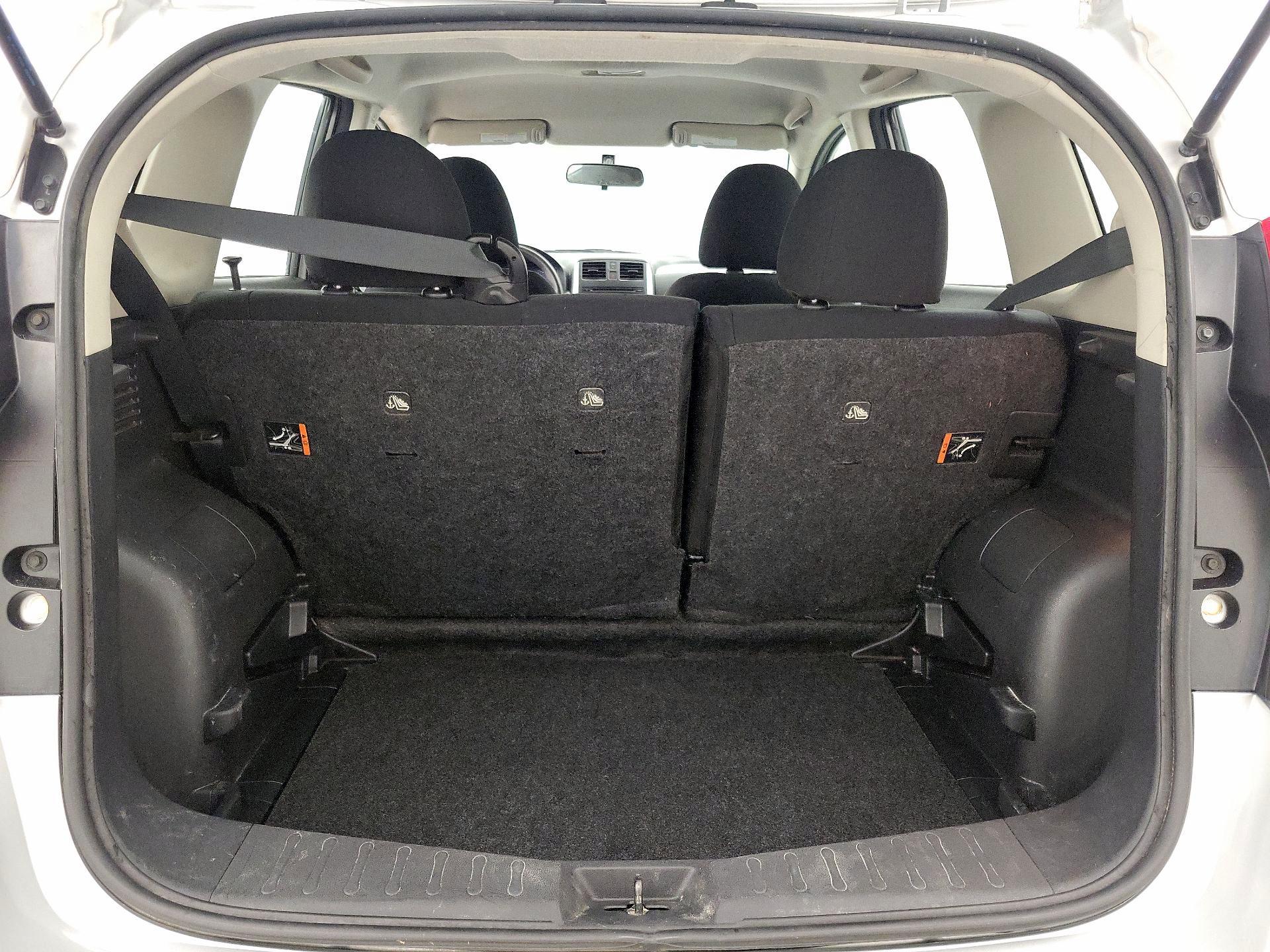 Thumbnail: 2014 Nissan Versa Note - 19