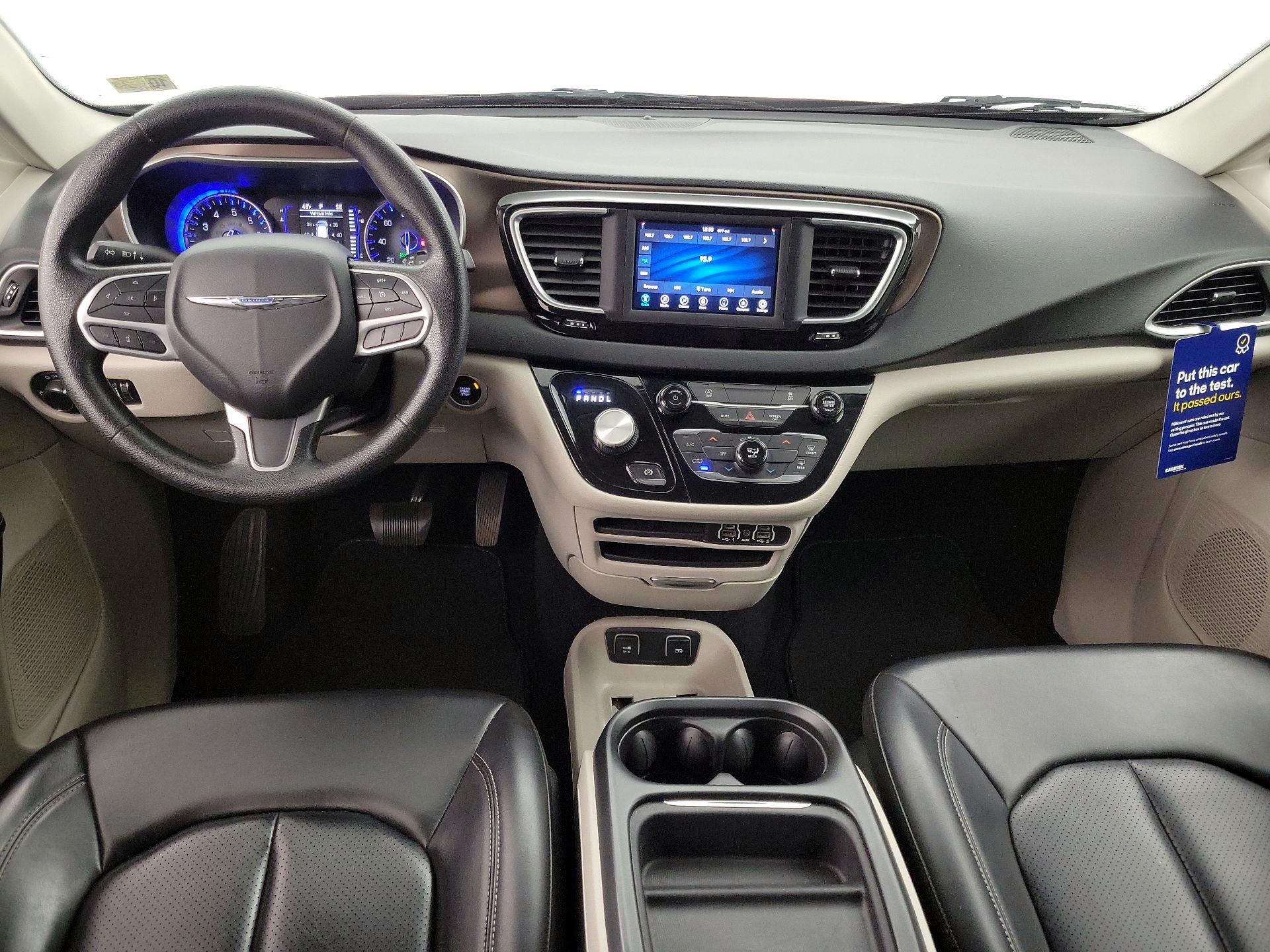 Thumbnail: 2021 Chrysler Voyager - 9