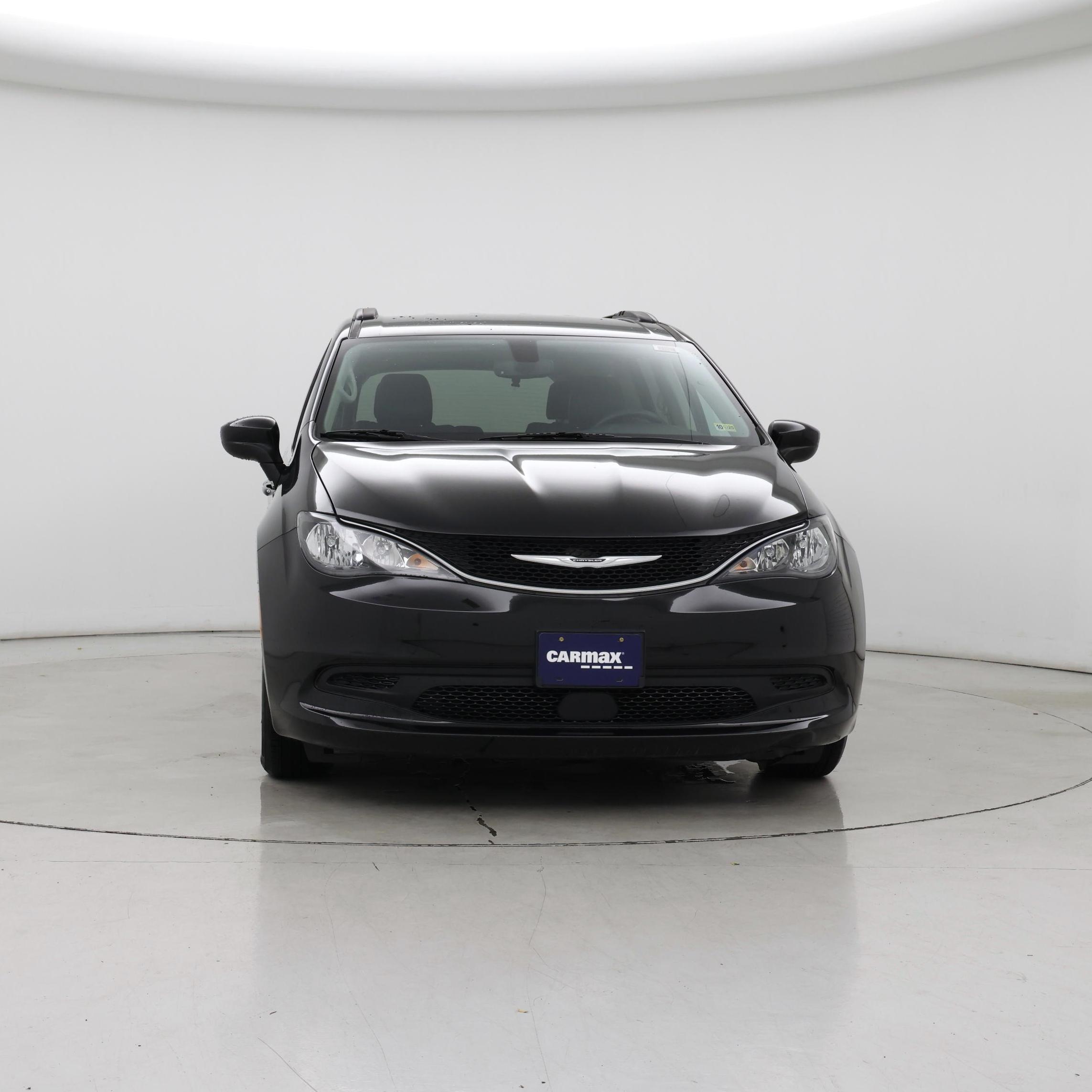 Thumbnail: 2021 Chrysler Voyager - 5