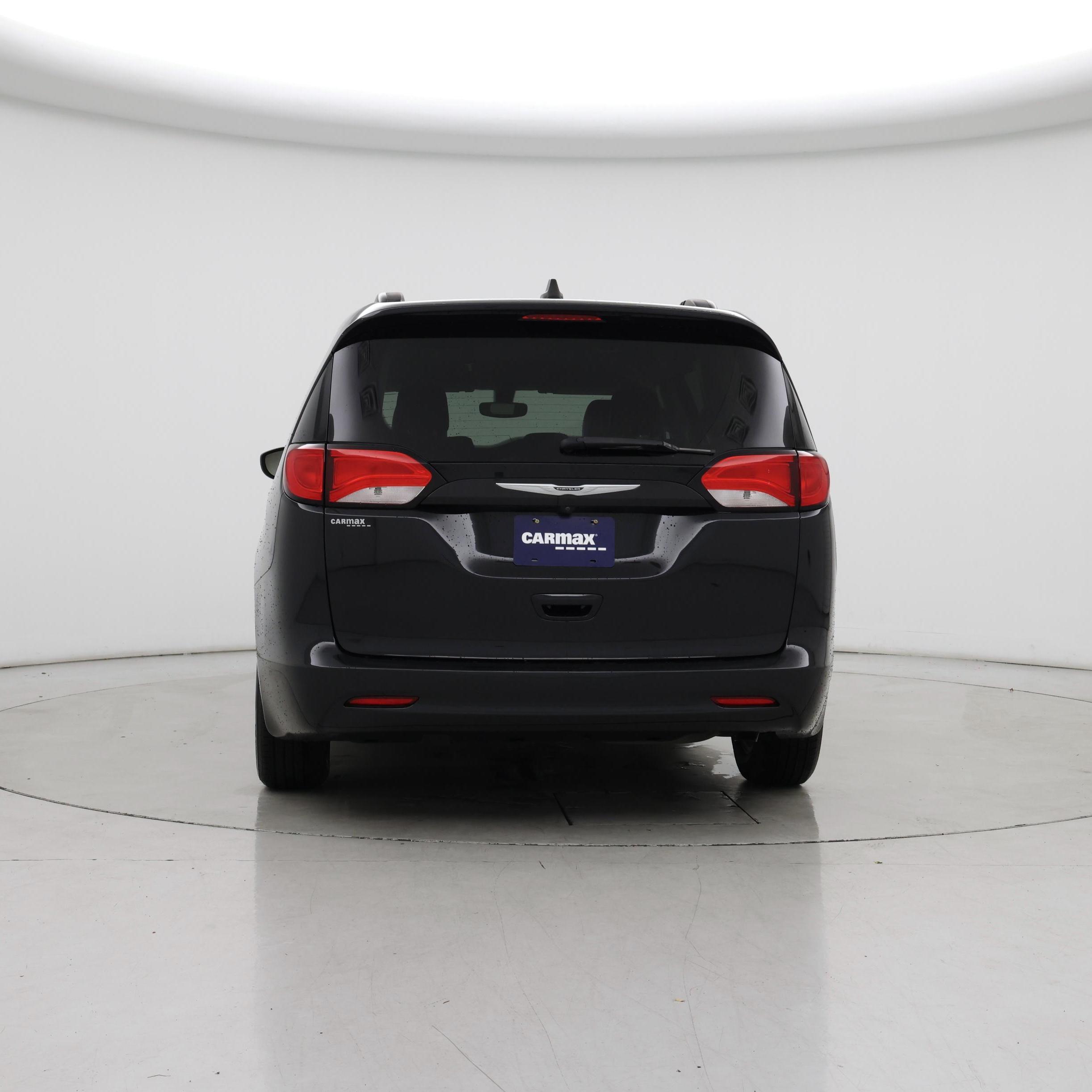 Thumbnail: 2021 Chrysler Voyager - 6