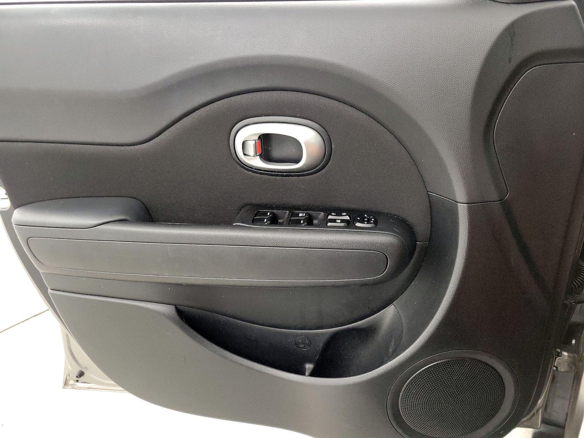 Thumbnail: 2016 Kia Soul - 12