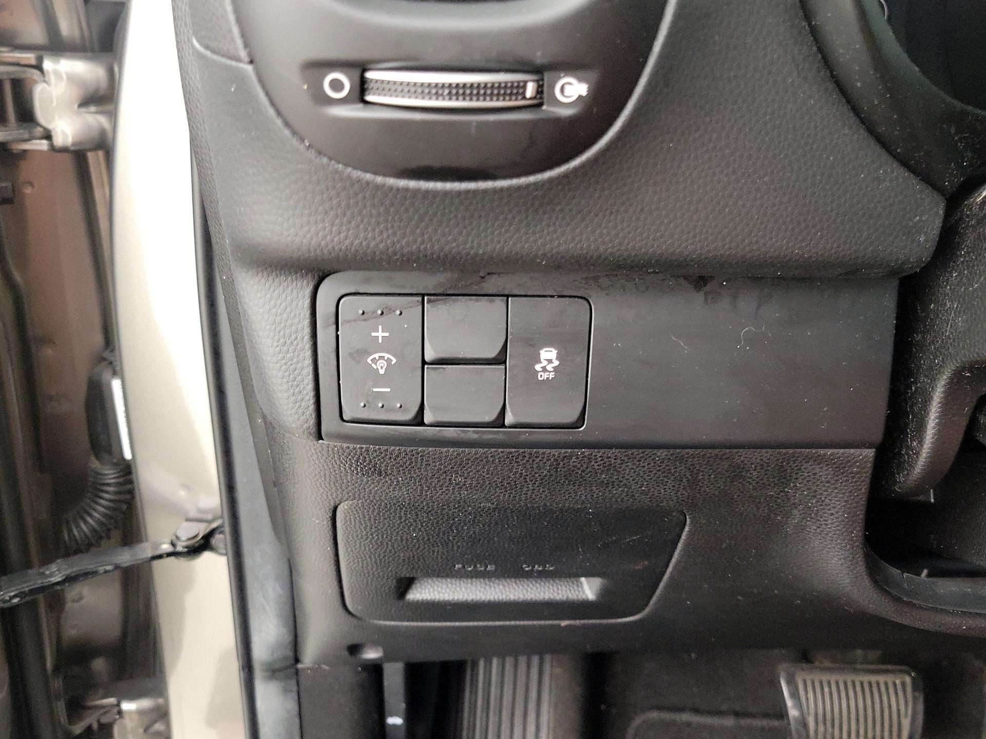 Thumbnail: 2016 Kia Soul - 13