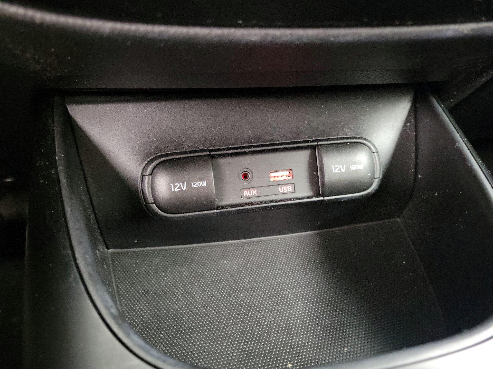 Thumbnail: 2016 Kia Soul - 18