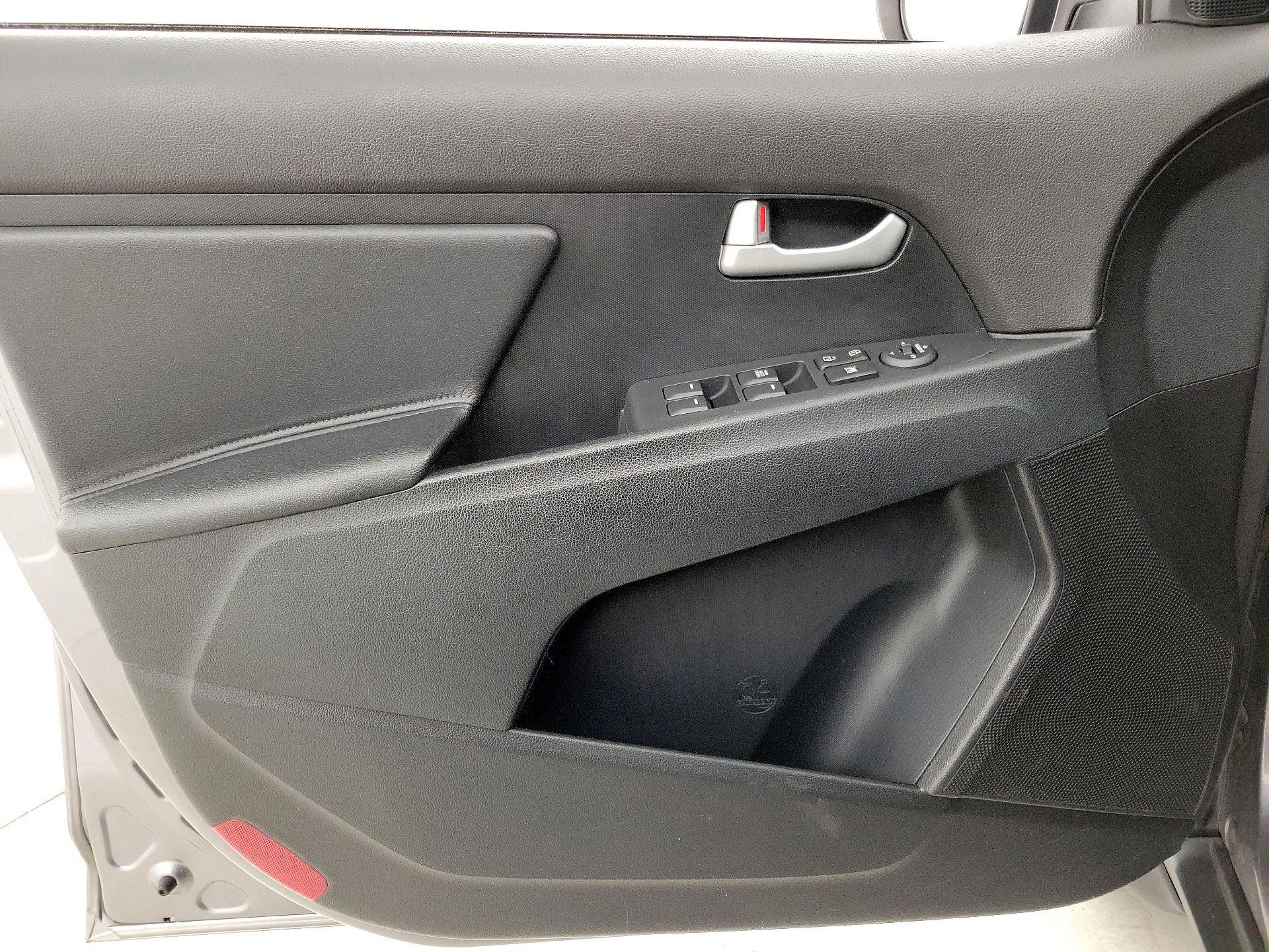 Thumbnail: 2016 Kia Sportage - 12