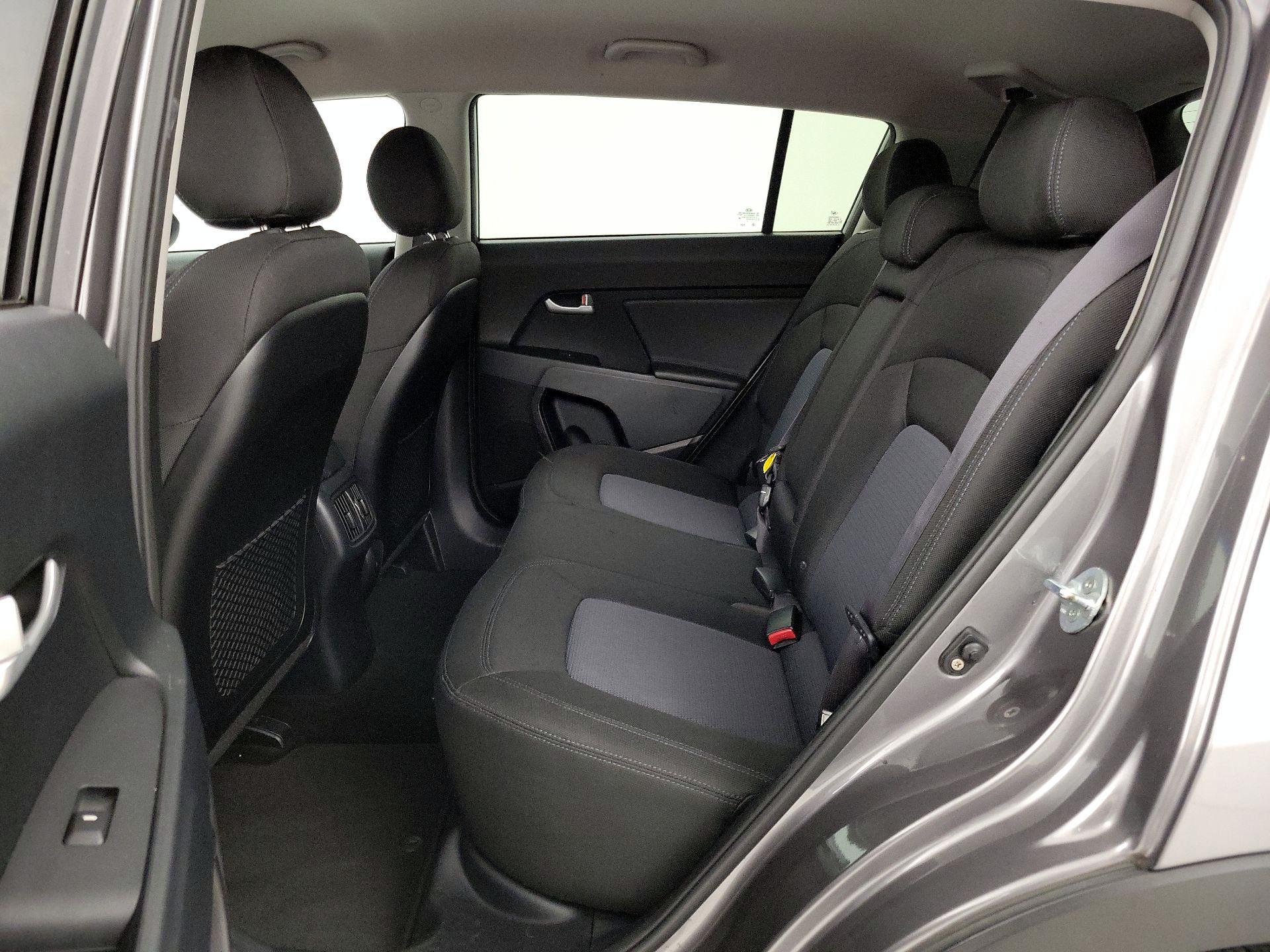 Thumbnail: 2016 Kia Sportage - 18