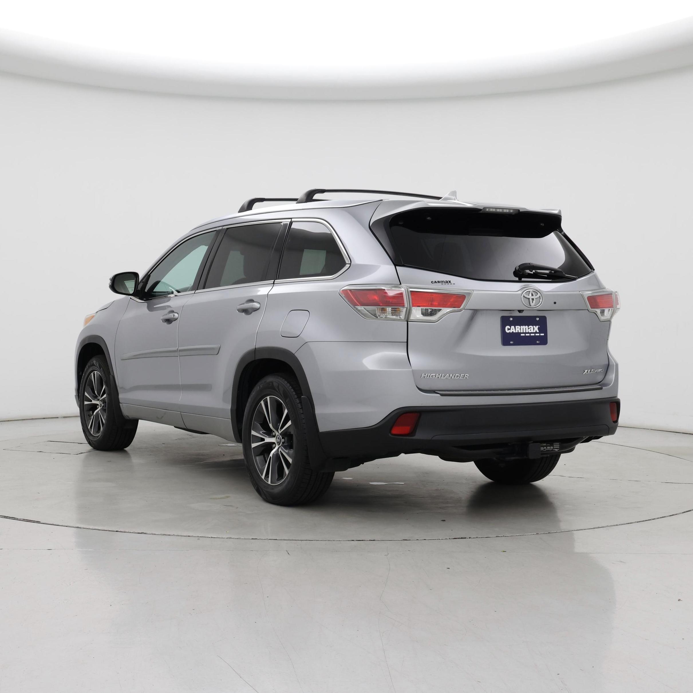 Thumbnail: 2016 Toyota Highlander - 2