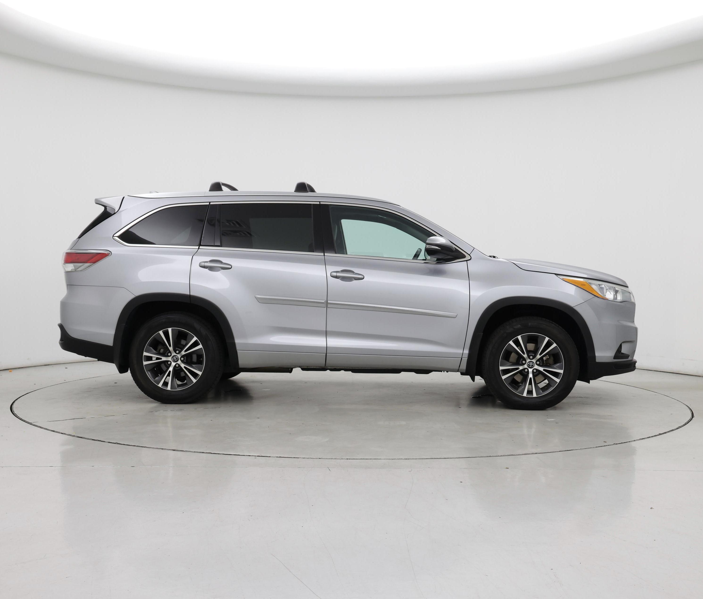 Thumbnail: 2016 Toyota Highlander - 7