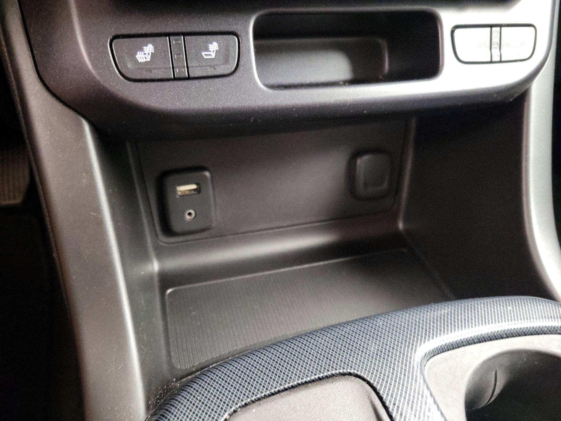 Thumbnail: 2015 Chevrolet Colorado - 18