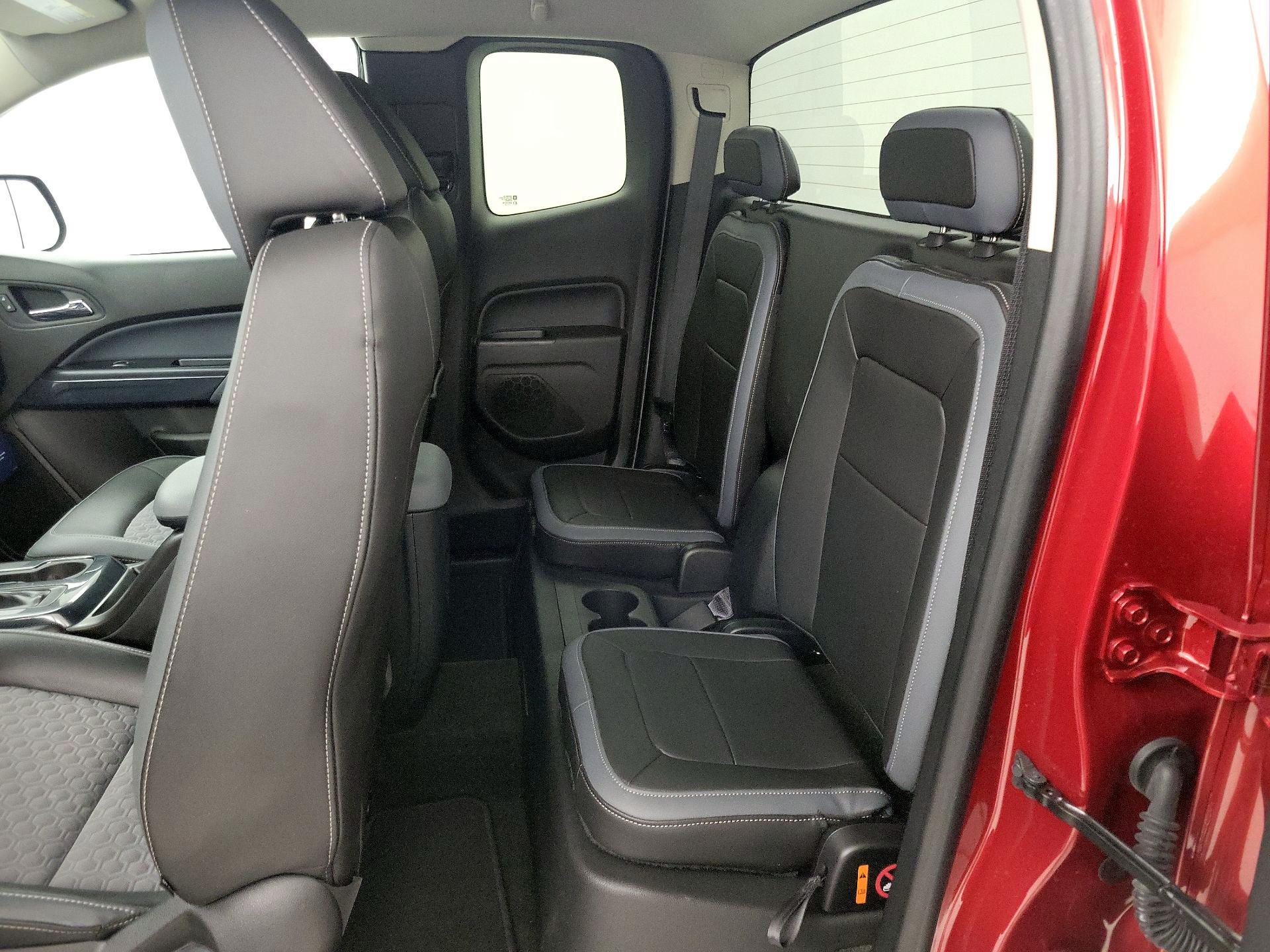 Thumbnail: 2015 Chevrolet Colorado - 19
