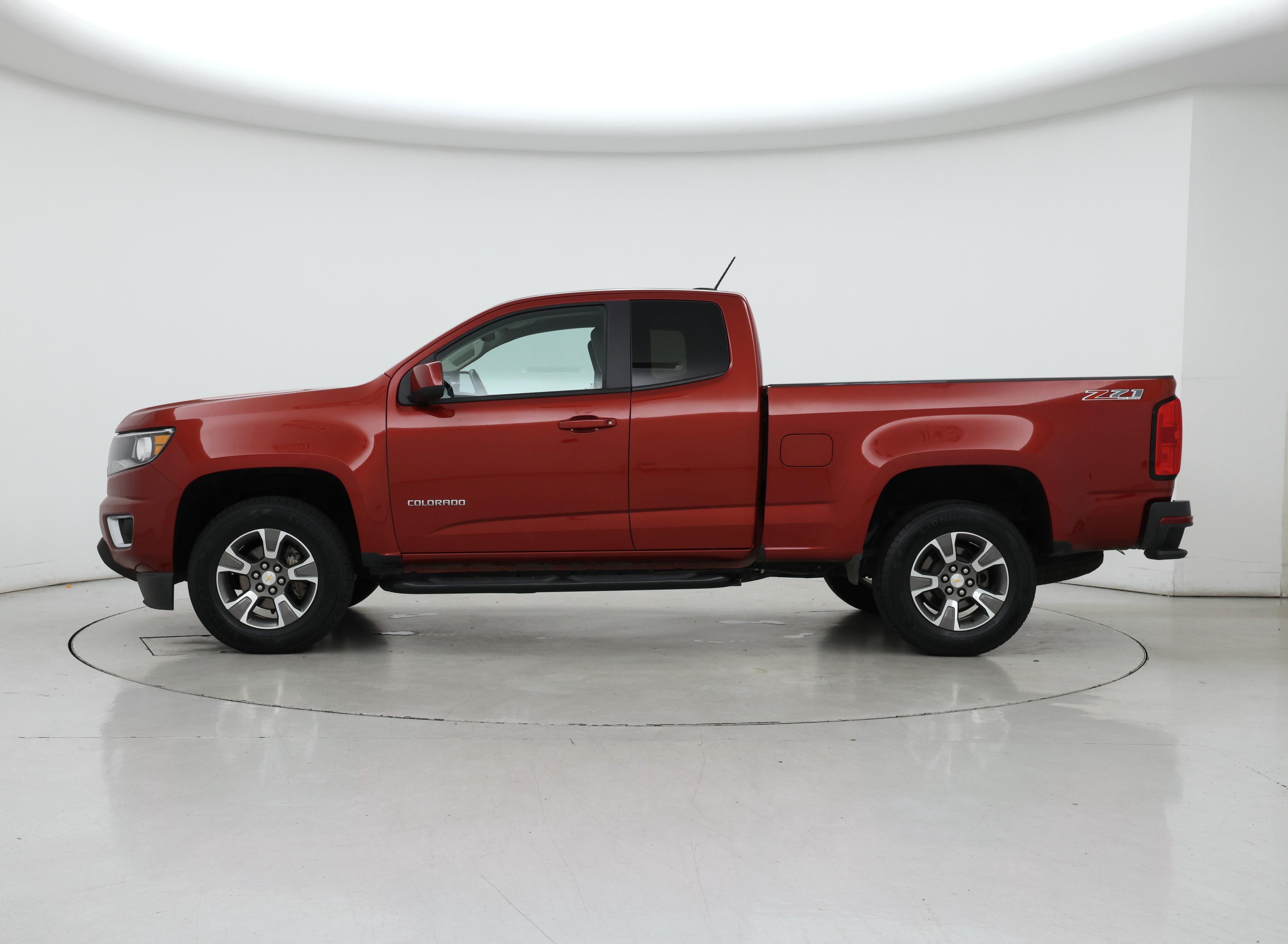 Thumbnail: 2015 Chevrolet Colorado - 3