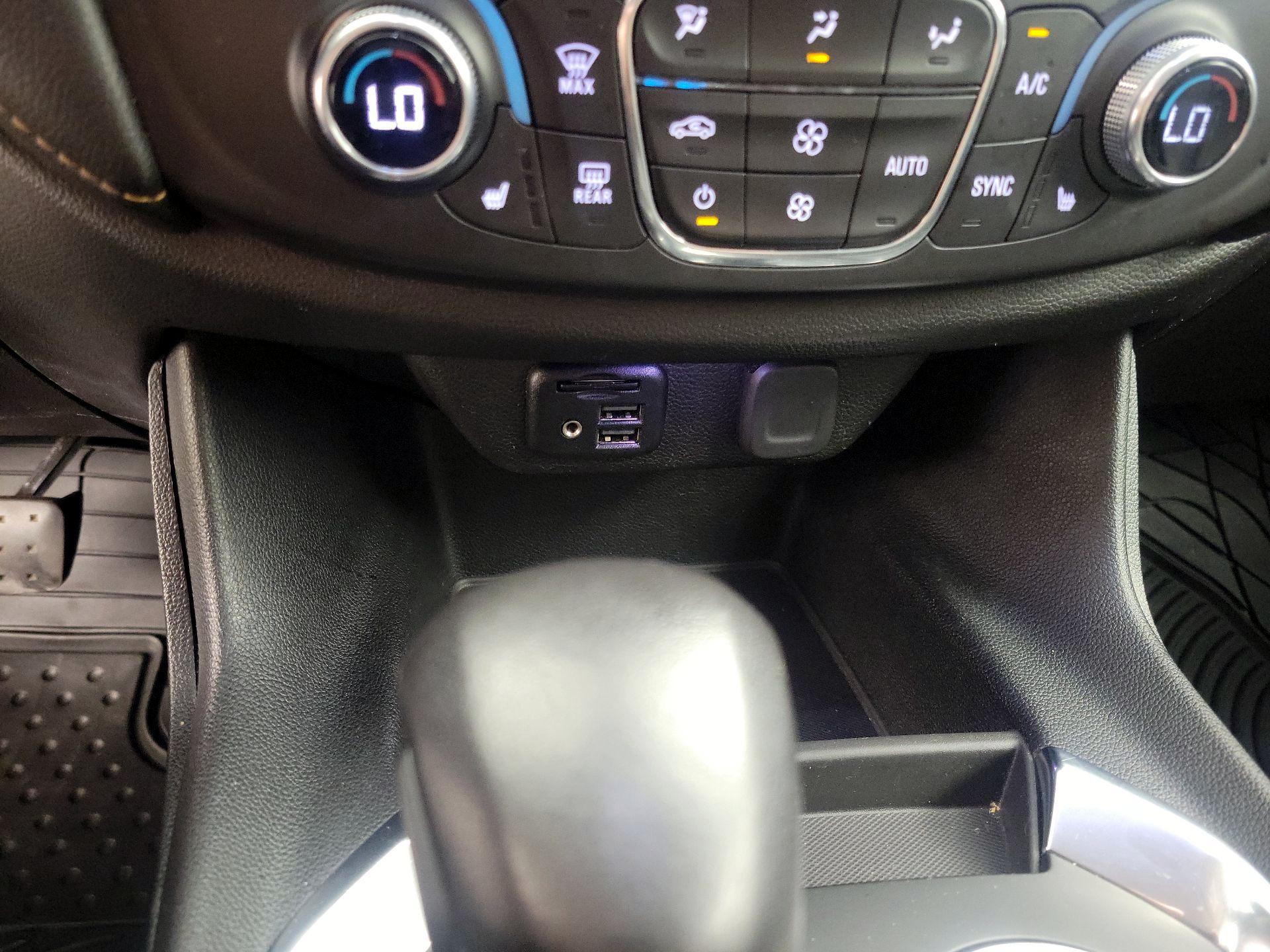 Thumbnail: 2021 Chevrolet Traverse - 19