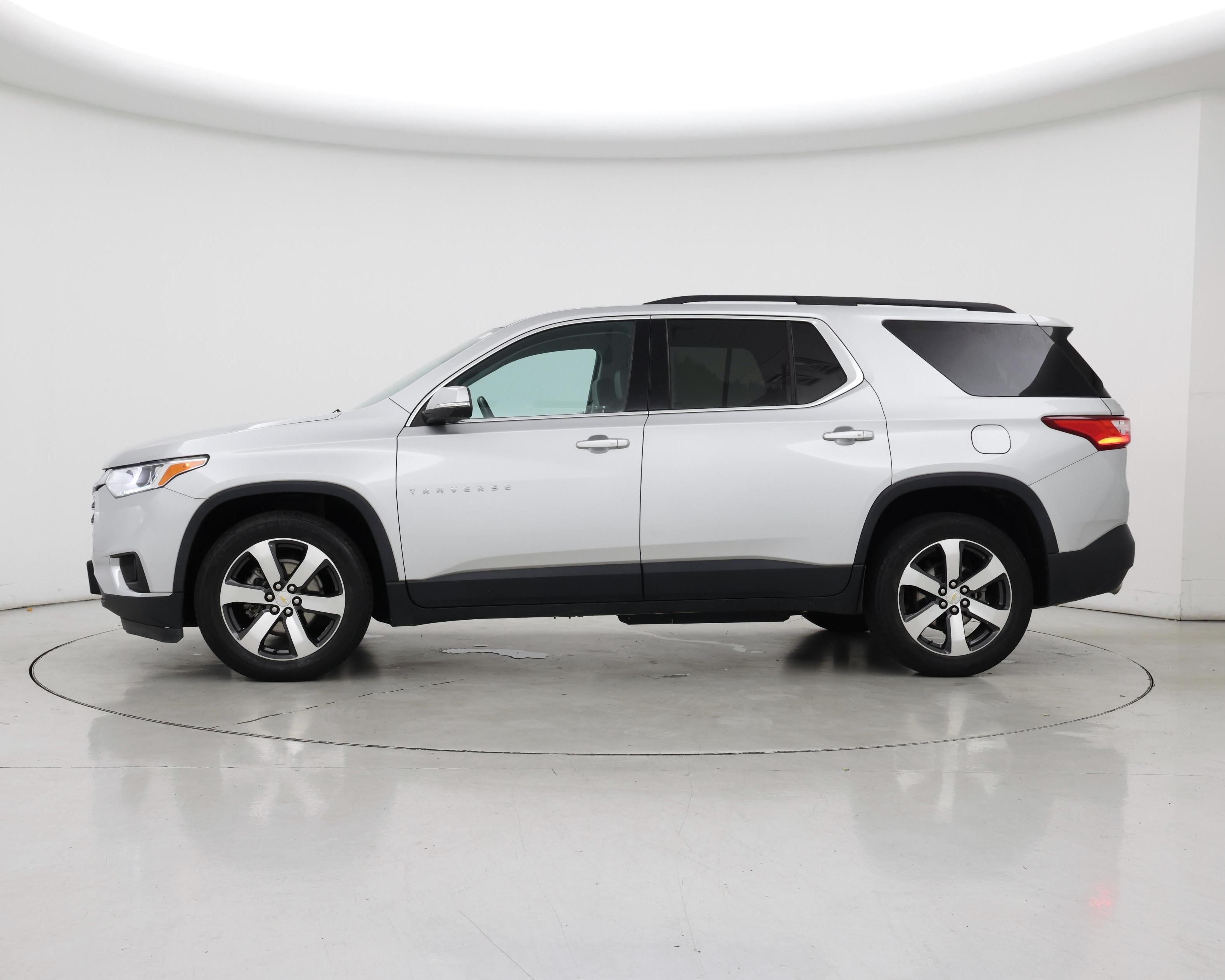 Thumbnail: 2021 Chevrolet Traverse - 3