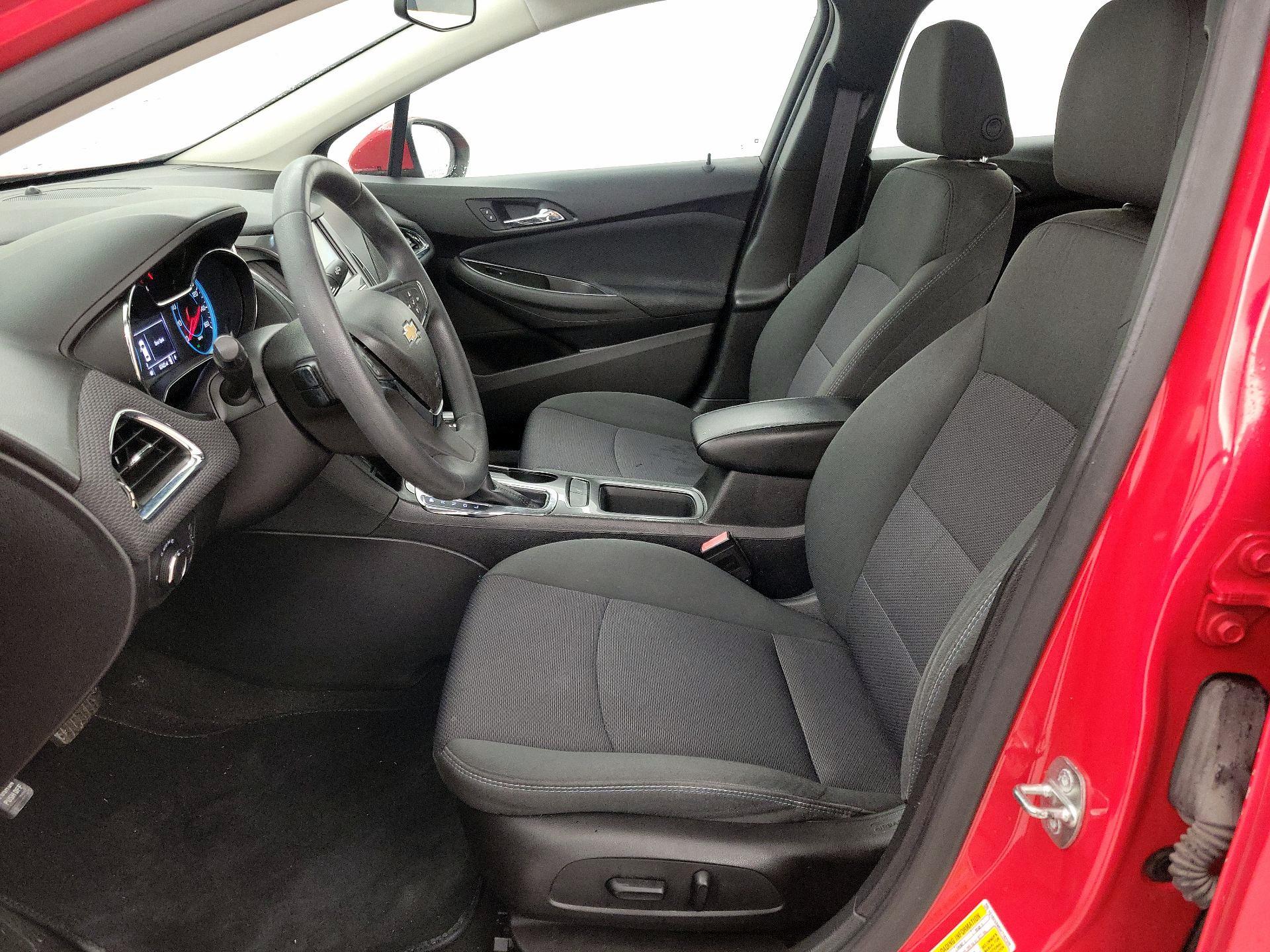 Thumbnail: 2017 Chevrolet Cruze - 11