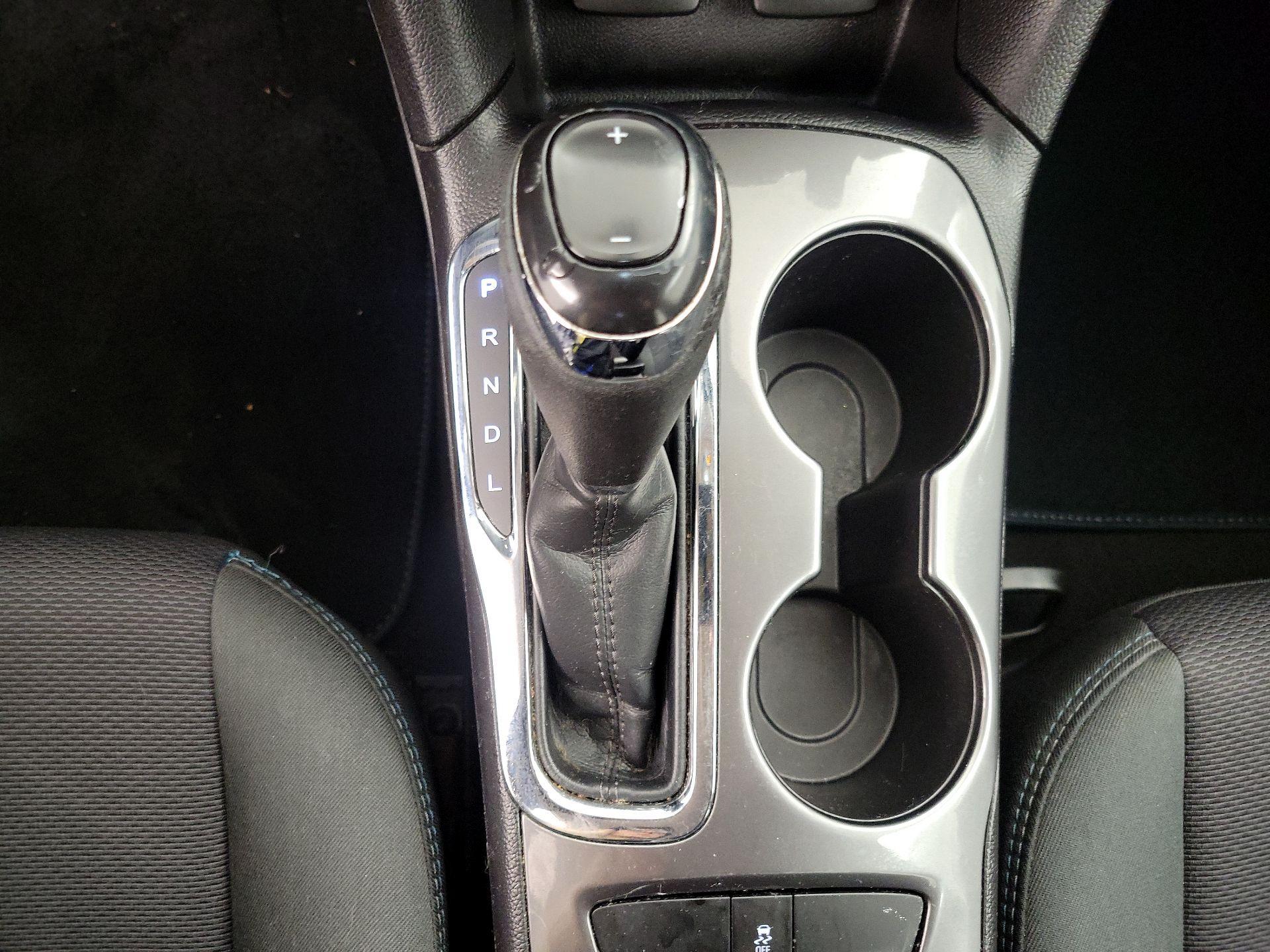 Thumbnail: 2017 Chevrolet Cruze - 17