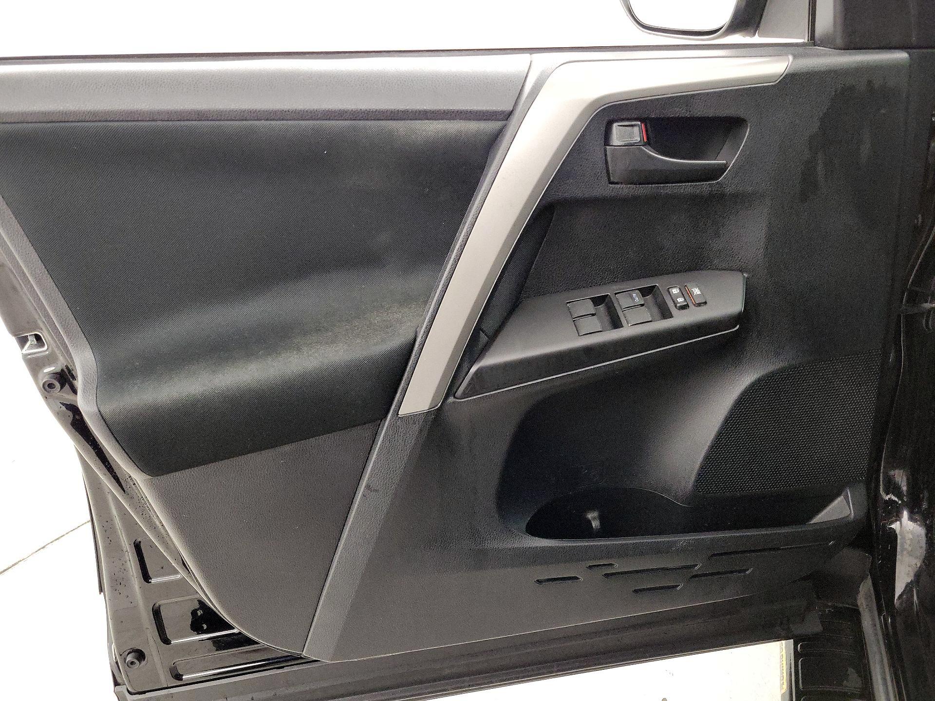 Thumbnail: 2017 Toyota RAV4 - 12