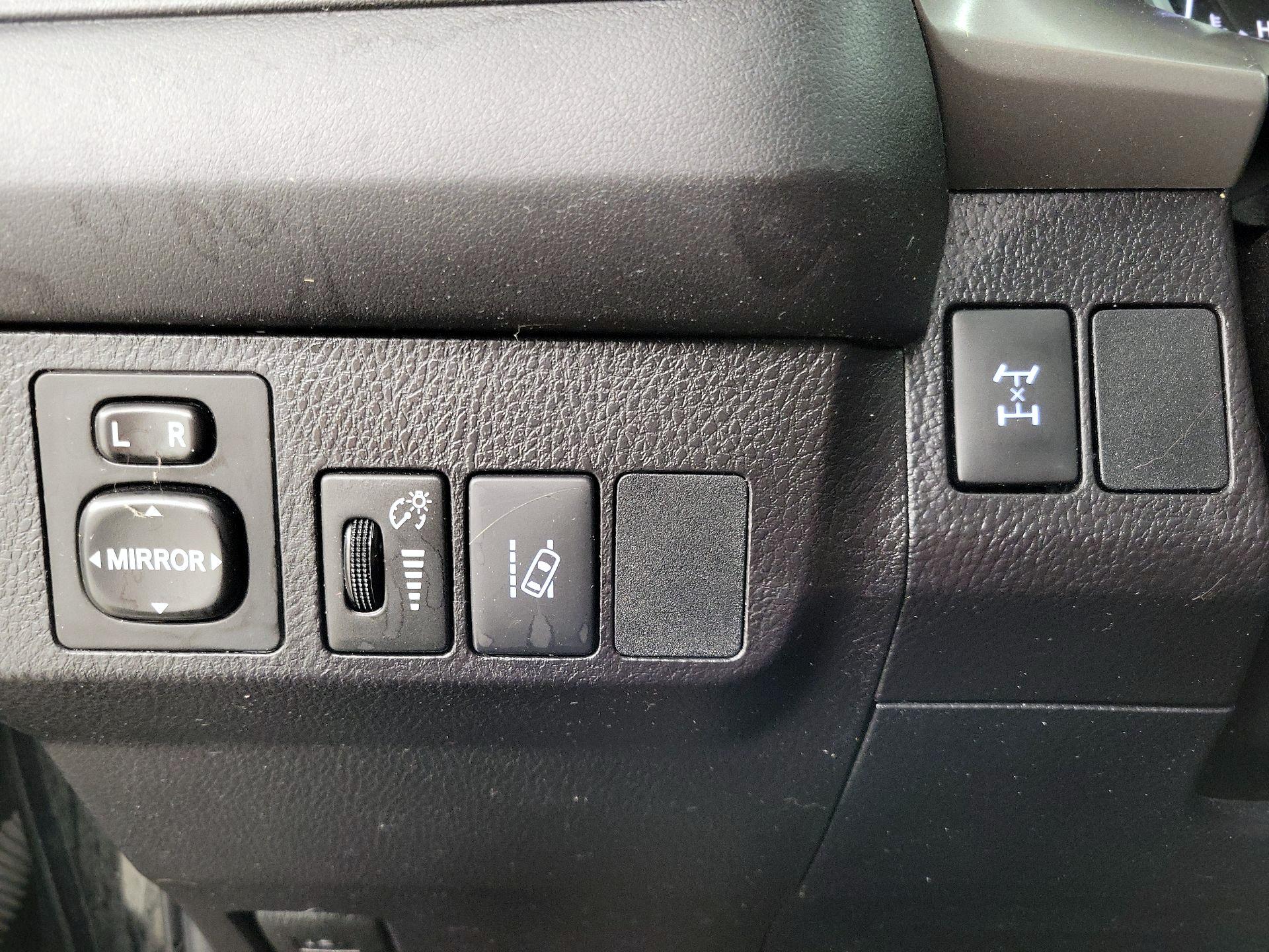 Thumbnail: 2017 Toyota RAV4 - 13