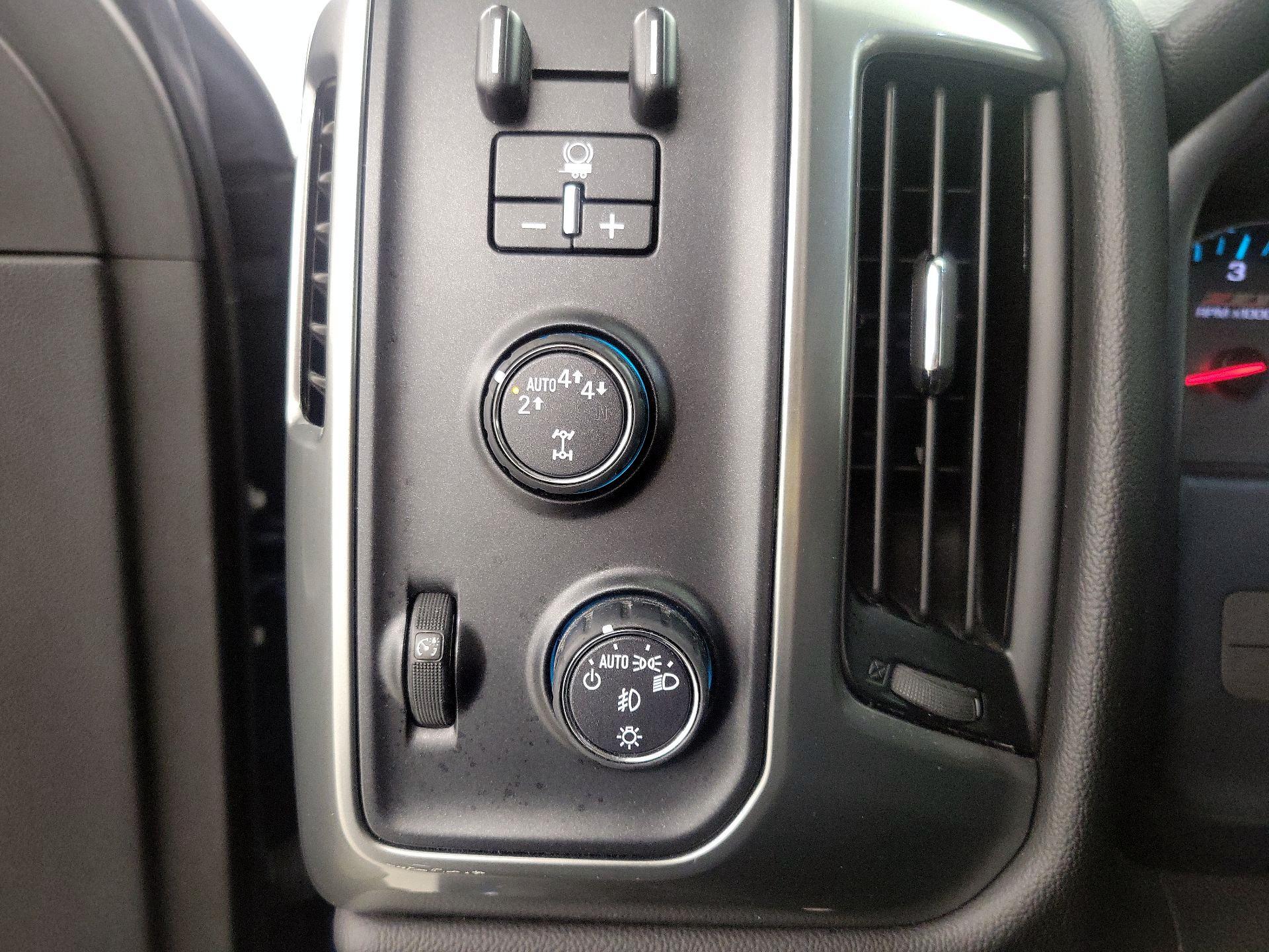 Thumbnail: 2017 Chevrolet Silverado 1500 - 13