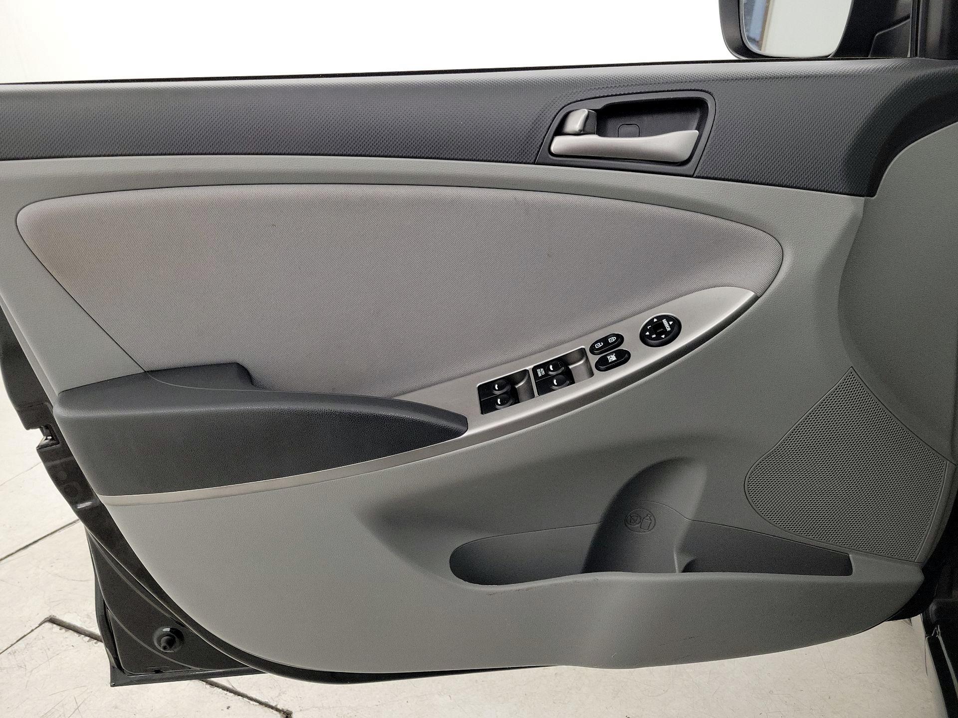 Thumbnail: 2017 Hyundai Accent - 12