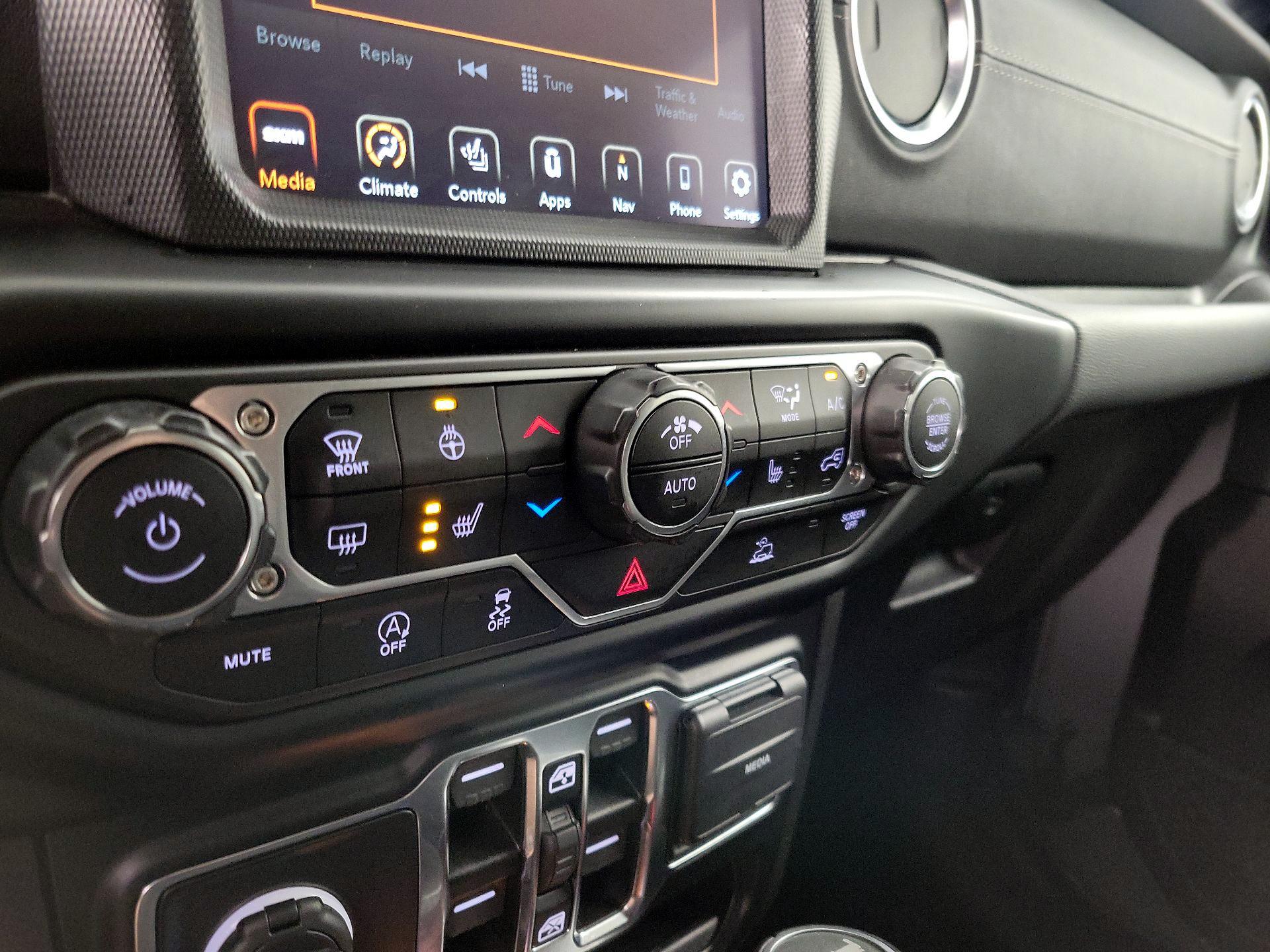 Thumbnail: 2022 Jeep Wrangler - 17