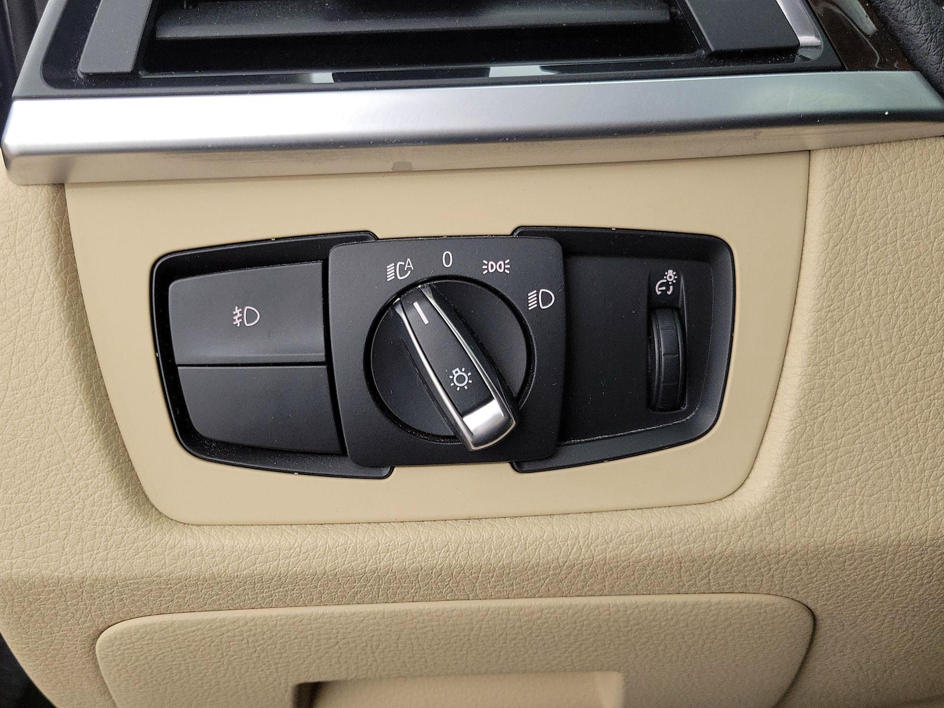 Thumbnail: 2015 BMW 3 Series - 13